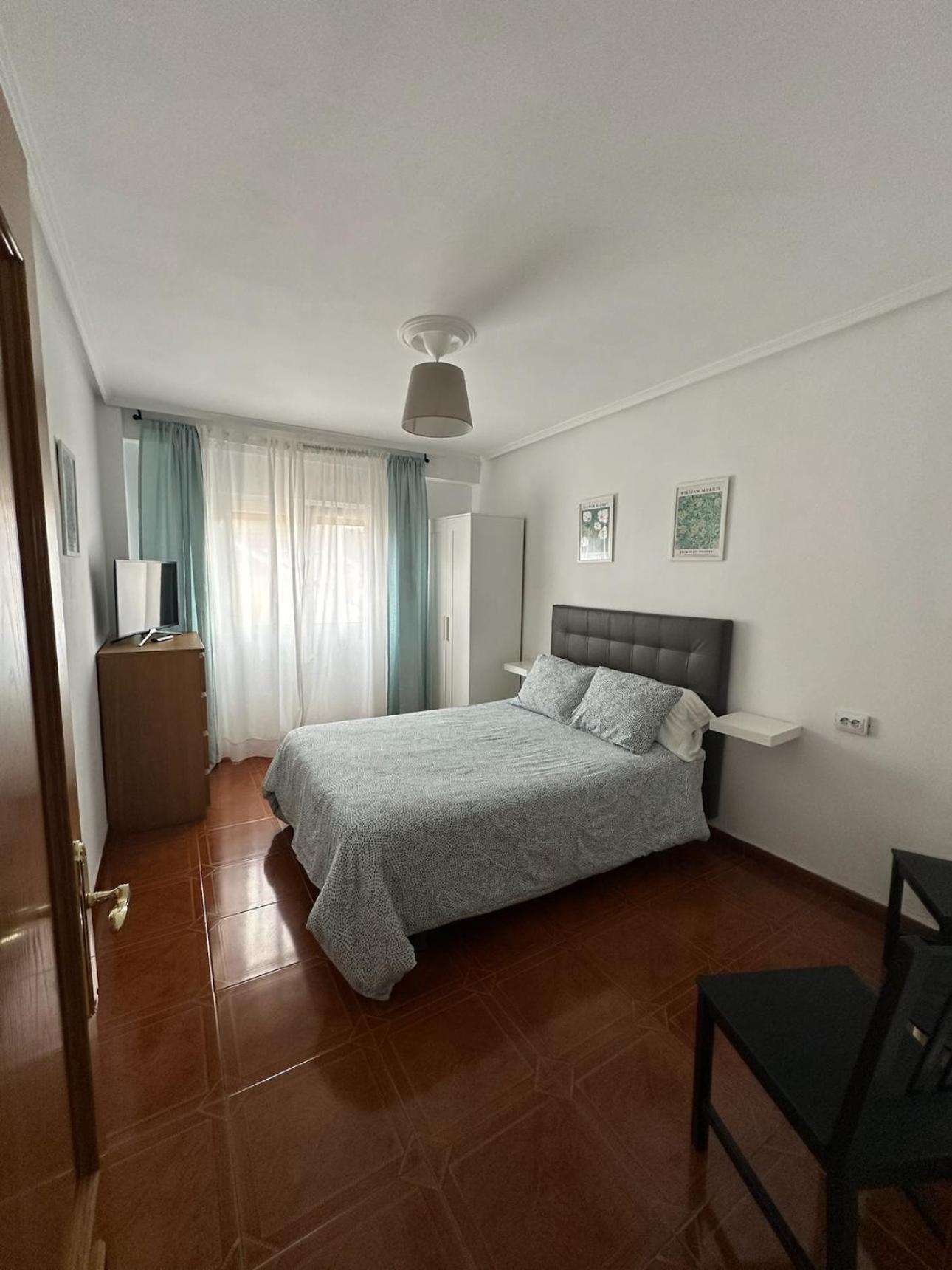 Apartamento Amplio Piso A 2 Min De La Playa Santa Marina