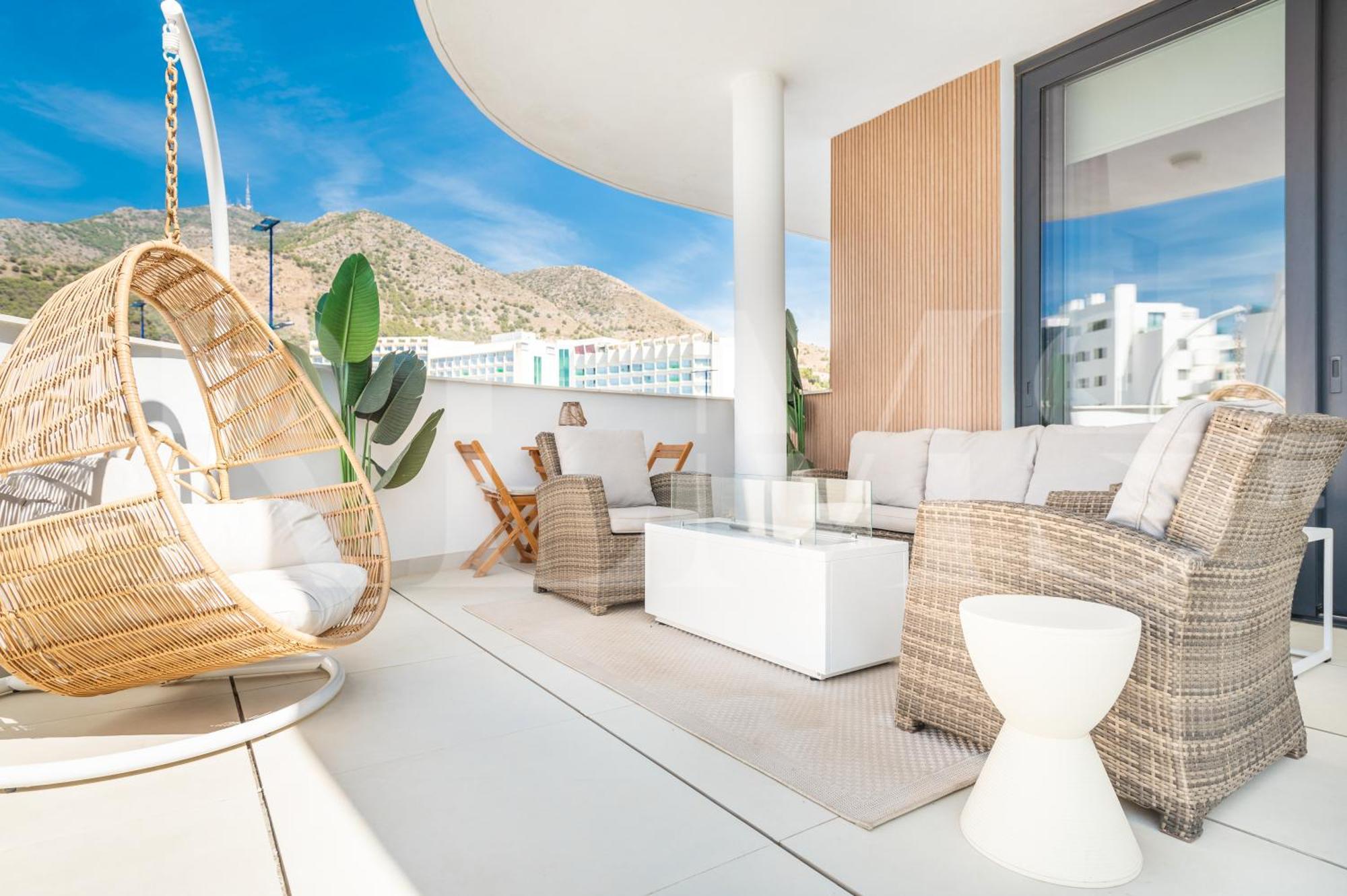 Lovely View With Private Jacuzzi & Terrace, Pool And Parking By Rems Fuengirola