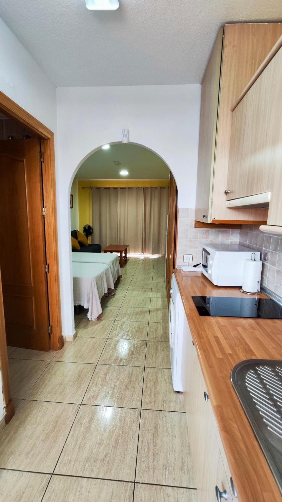 Encantador Estudio Con Terraza Privada Y Espectaculares Vistas Al Mar En Costa Del Silencio, Cerca De Cristianos Costa Del Silencio