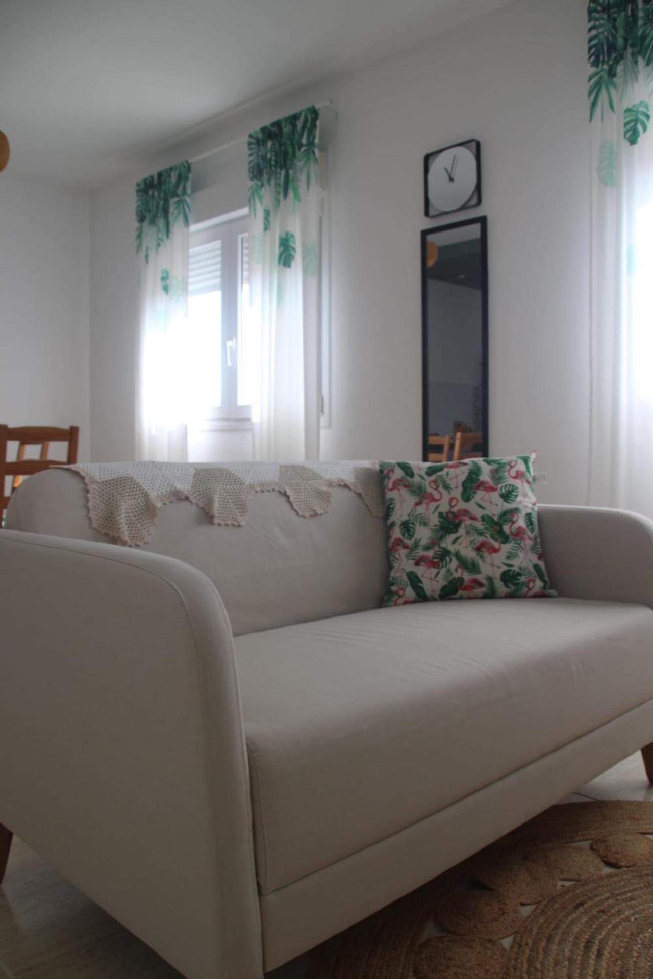 Sixtwelve Apartment *
