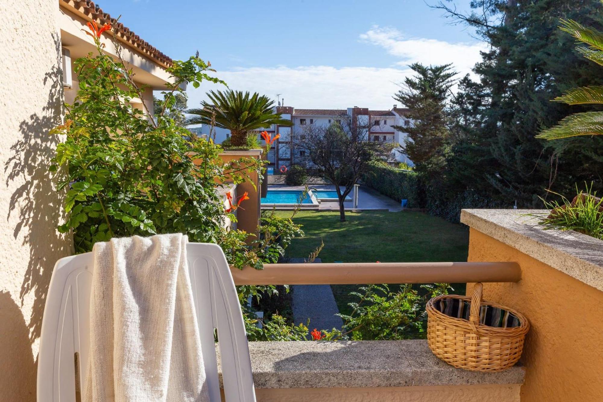 Un Jardin Apartamento L' Escala