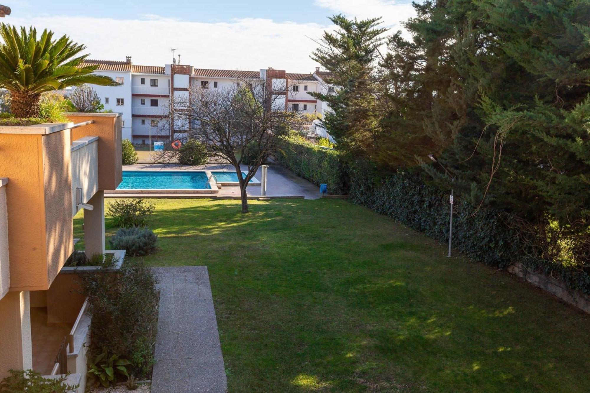 Un Jardin Apartamento L' Escala