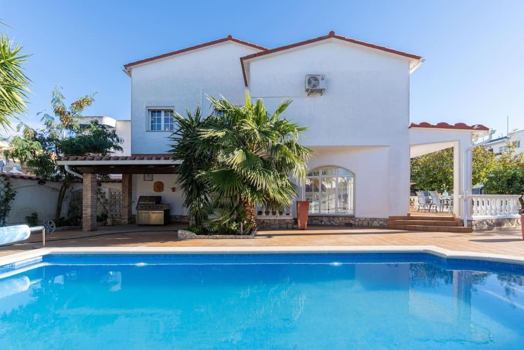 Sm21-gran En La Playa, 4 Habitaciones, Climatizada, Piscina, Barbacoa Y Wifi Villa