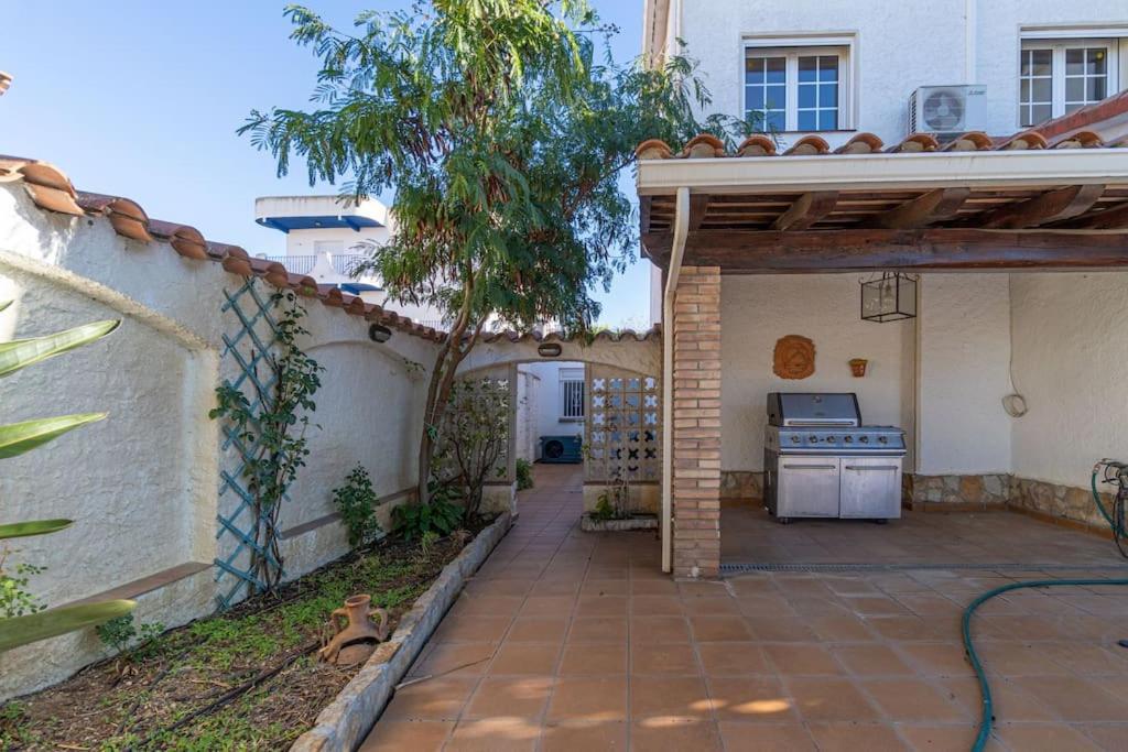 Villa Sm21-gran En La Playa, 4 Habitaciones, Climatizada, Piscina, Barbacoa Y Wifi *