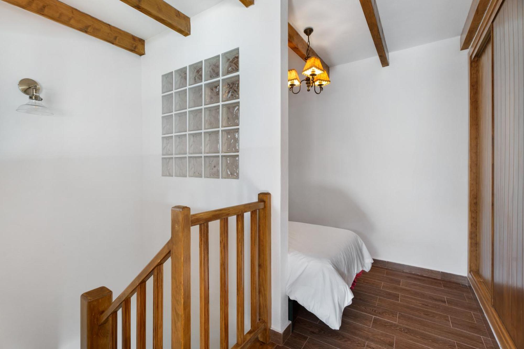 Amelia House * Roque Negro