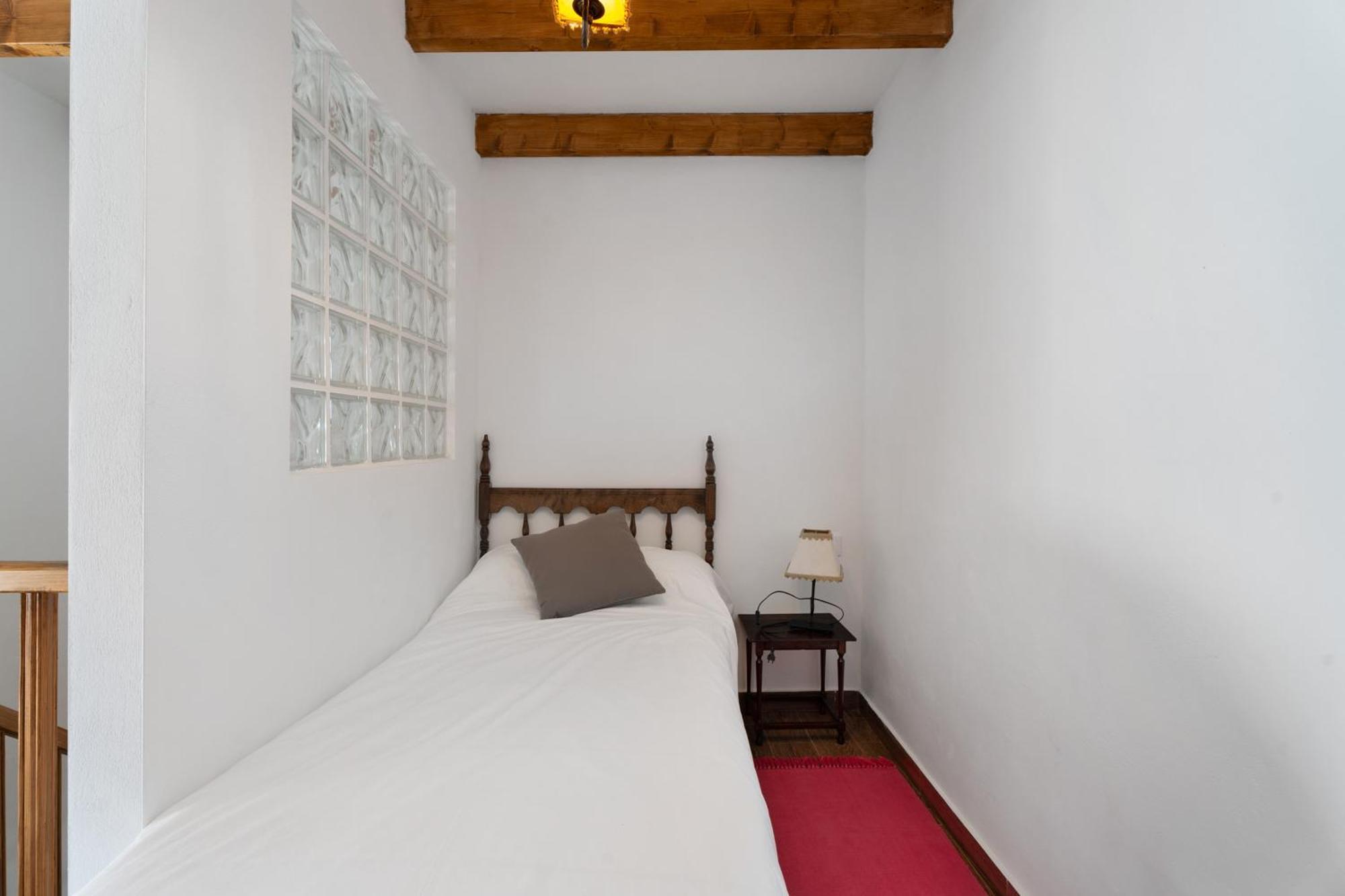 Amelia House Roque Negro