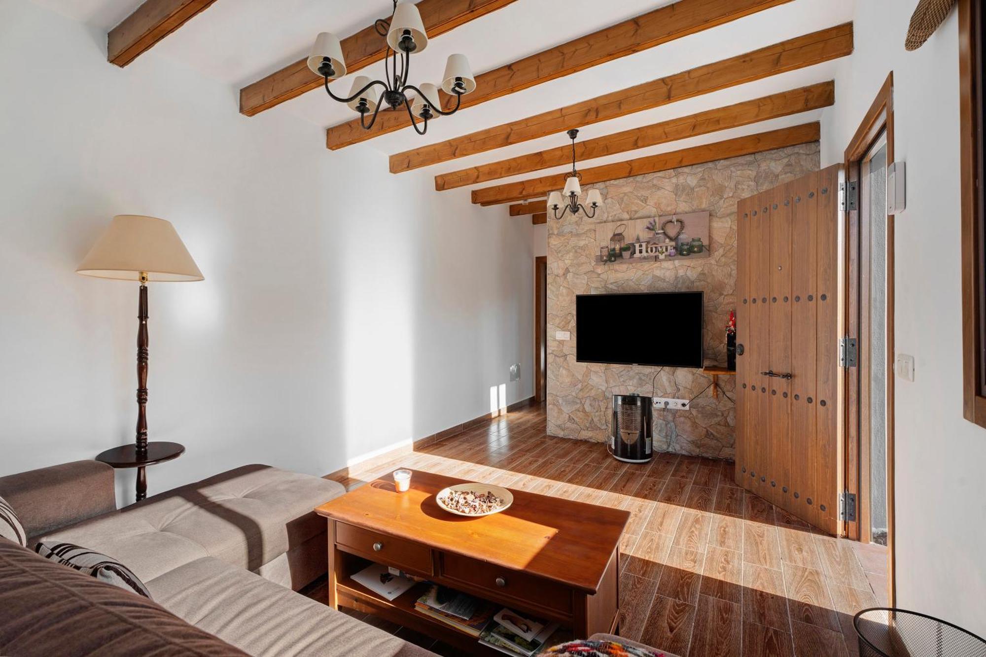 Amelia House * Roque Negro