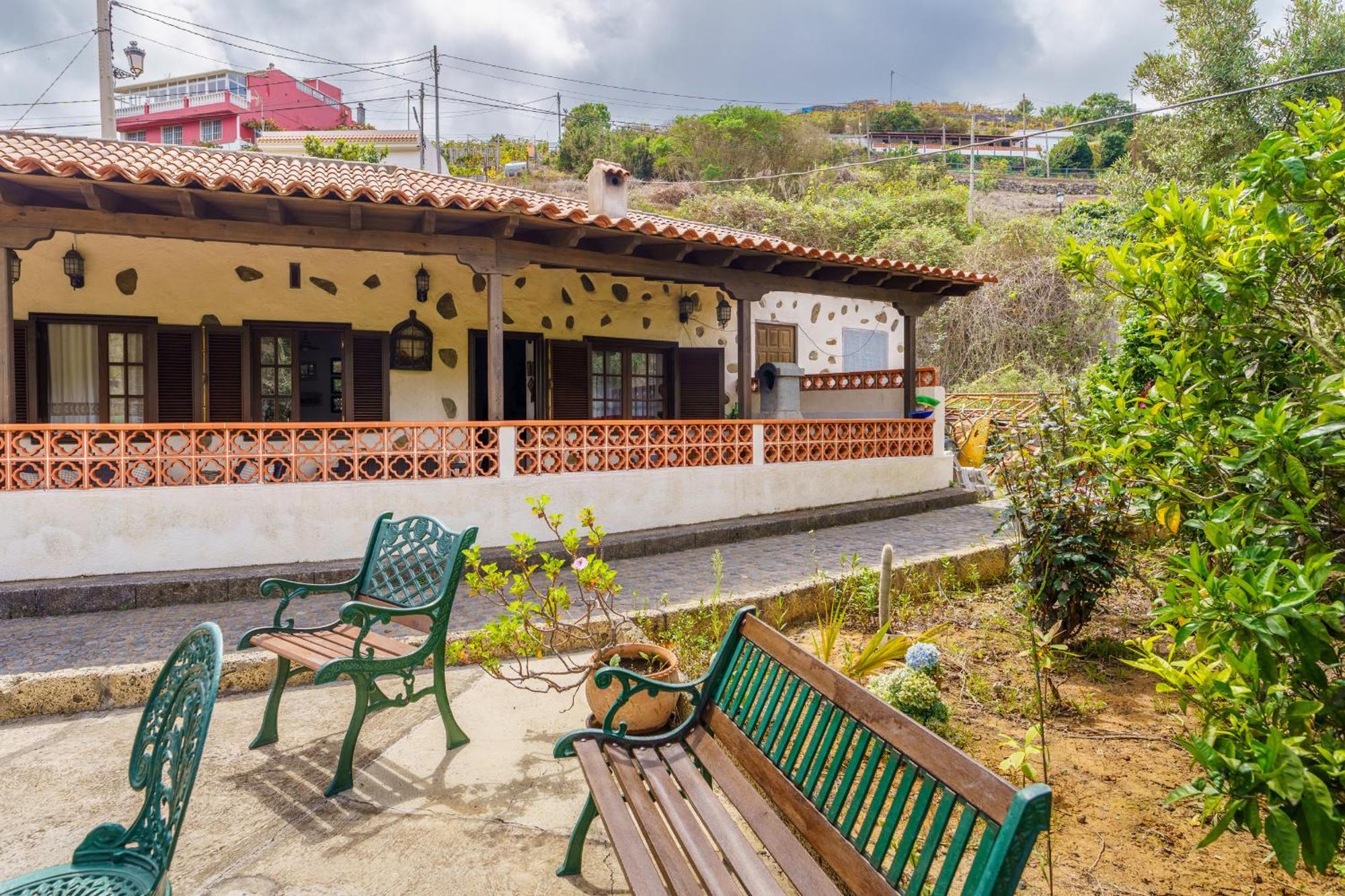 Rural House Mercedes-solarium & Nature Views Holiday home *
