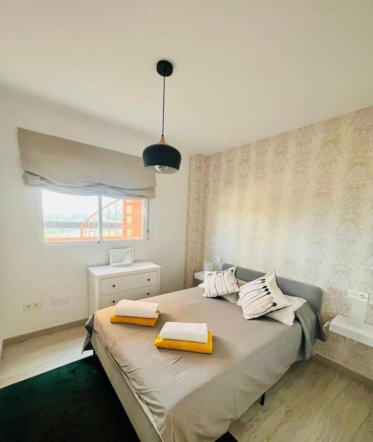 2 Bedroom Penthouse With A Private 360 Rooftop Terrace With Sea And Mountain Views Apartamento Bahía de Casares