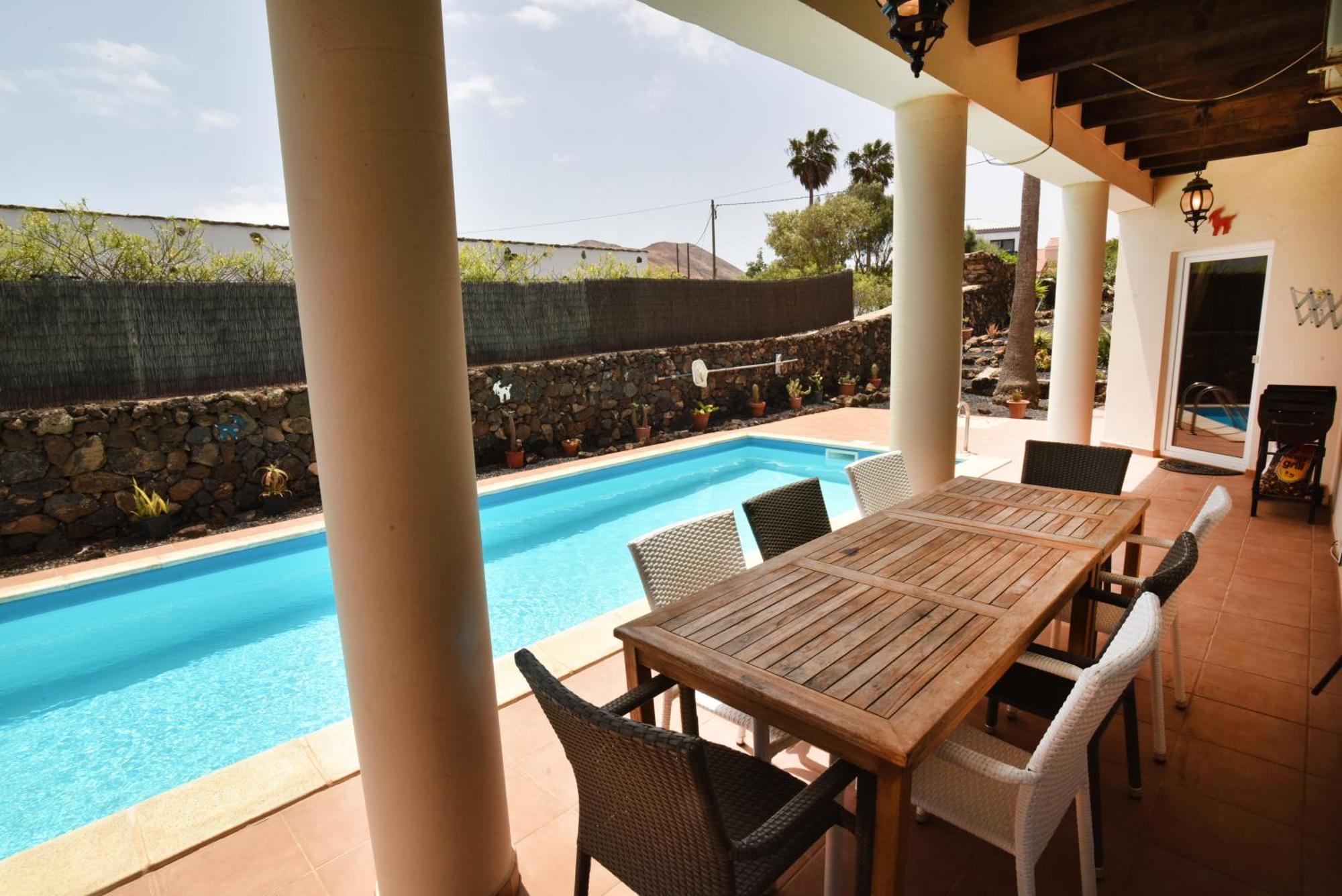 Doce Palmeras, Stunning In Beautiful Gardens Villa La Oliva