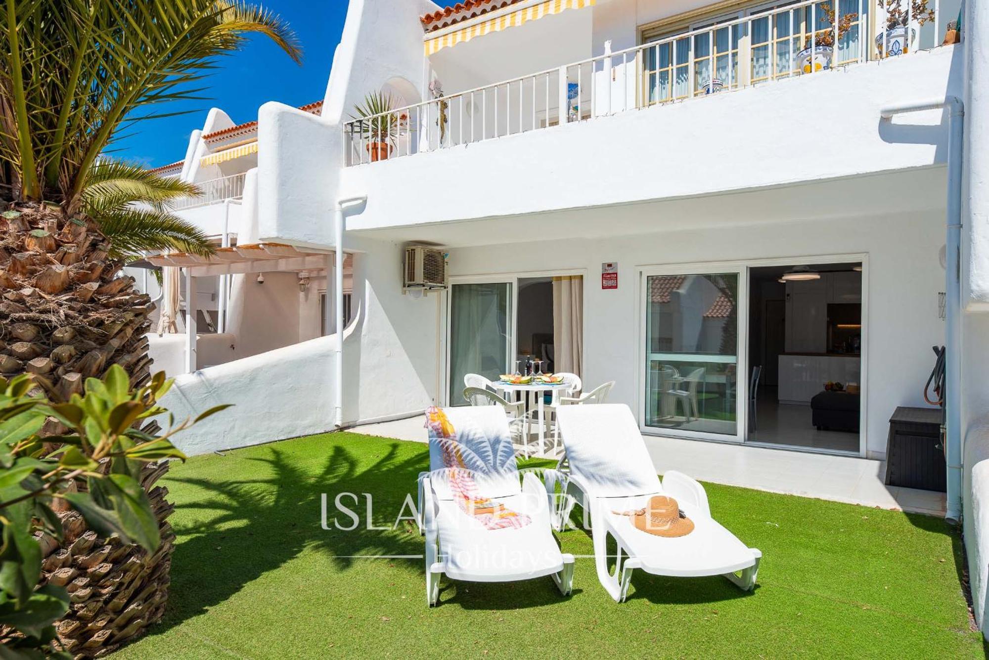 Seaviews Garden With Palms In Club Sc171 *