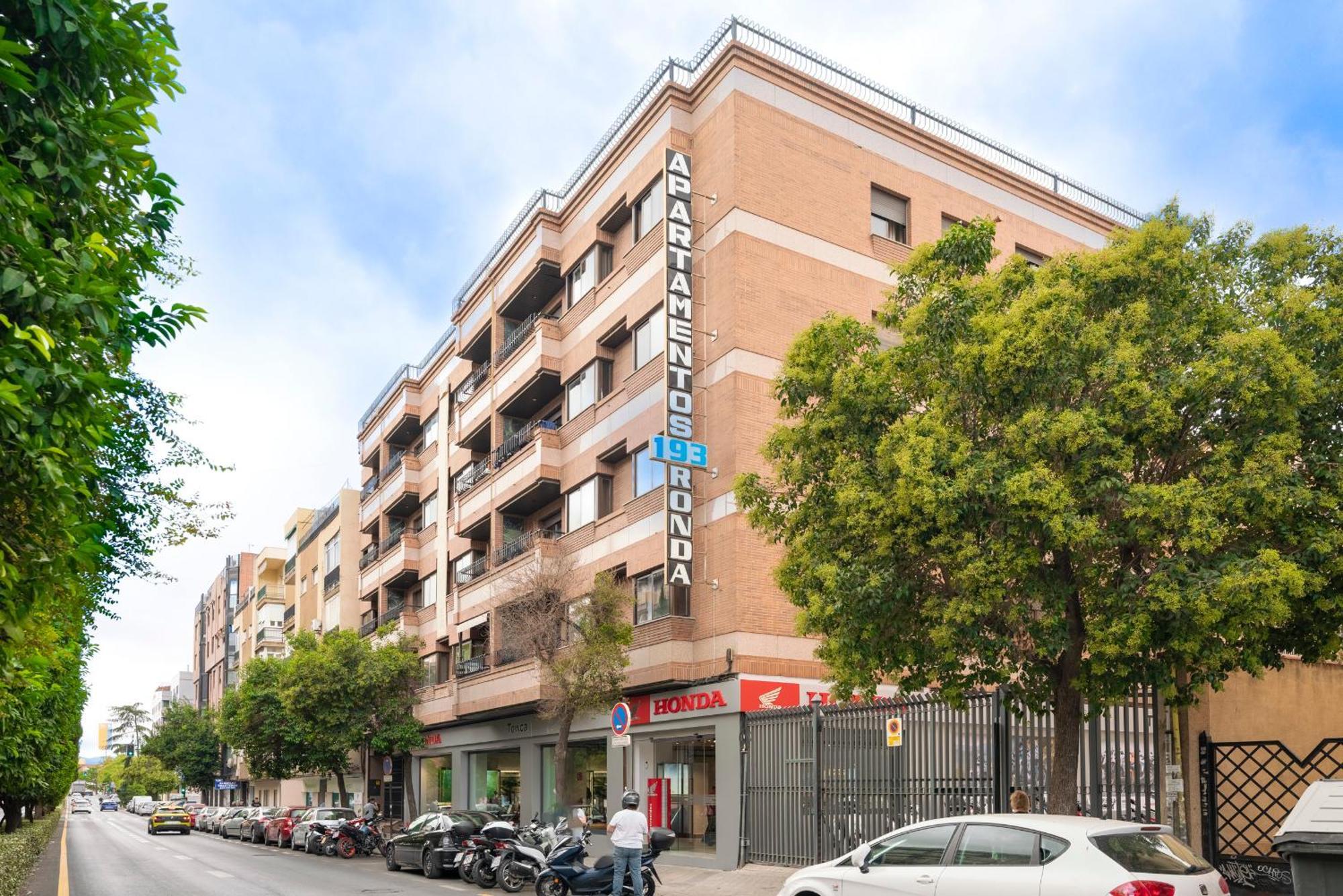 Ronda 193 Junto A Hospitales Y Cerca Centro Con Parking Gratis Apartamento Granada