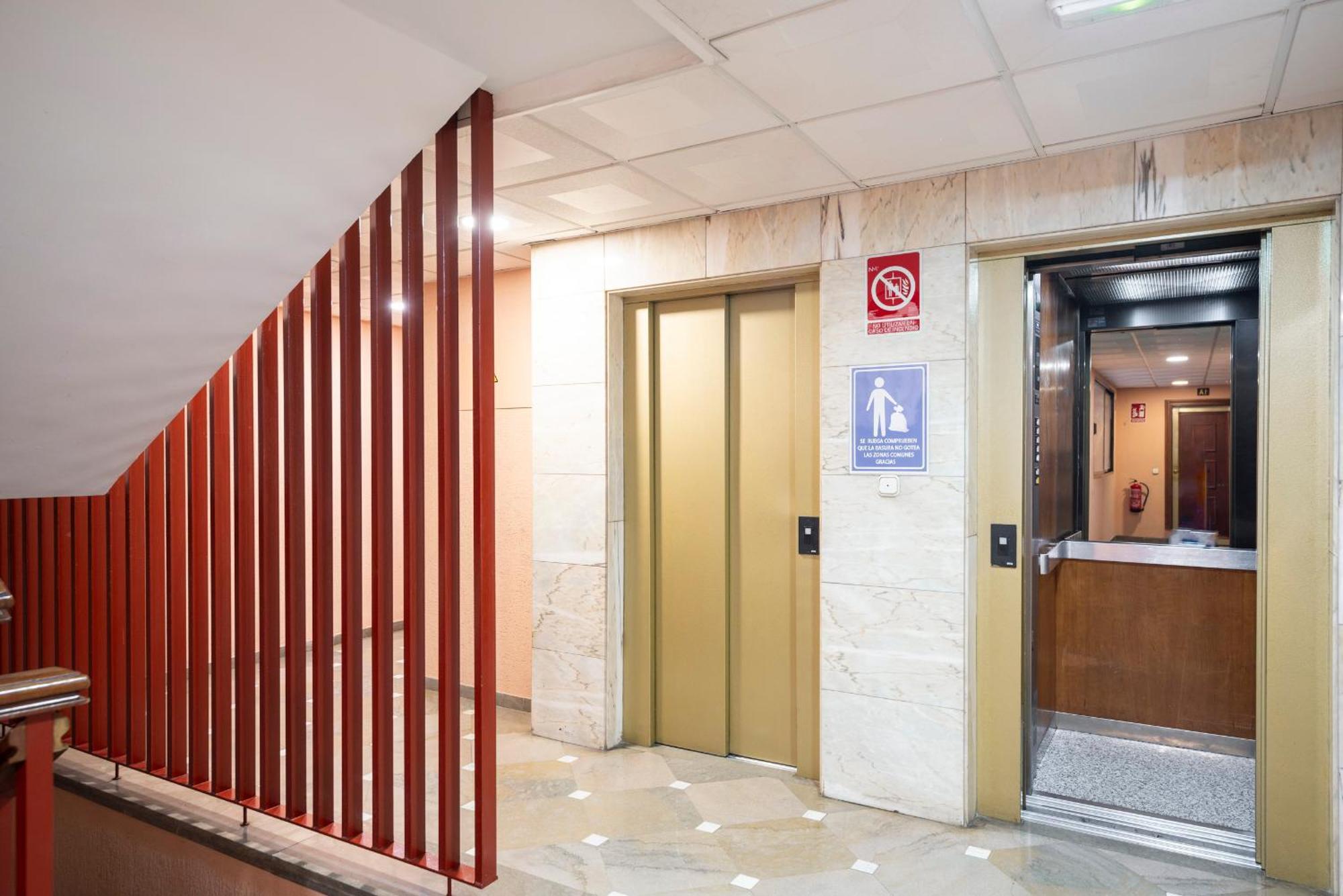 Ronda 193 Junto A Hospitales Y Cerca Centro Con Parking Gratis Apartamento *
