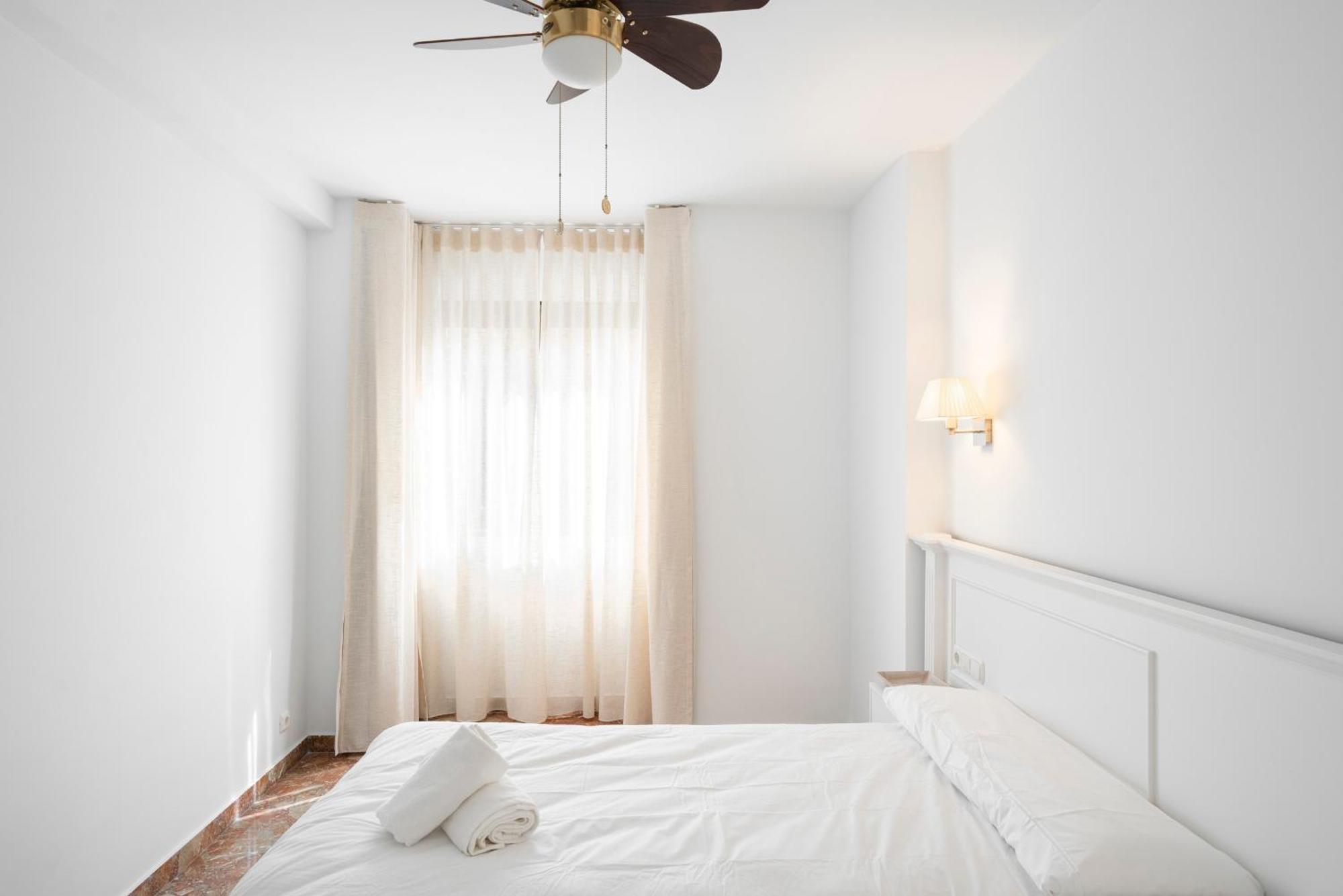Apartamento Ronda 193 Junto A Hospitales Y Cerca Centro Con Parking Gratis *