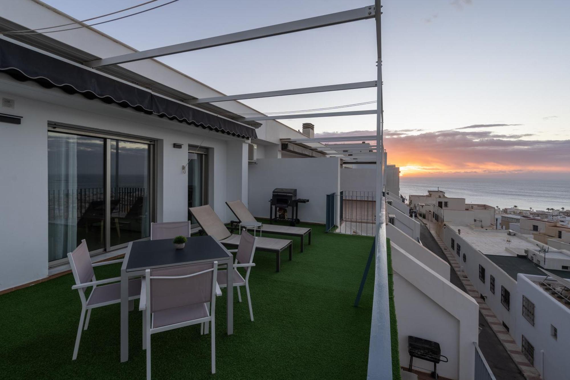 Cervantes Con Terraza Y Vistas Al Mar Apartamento