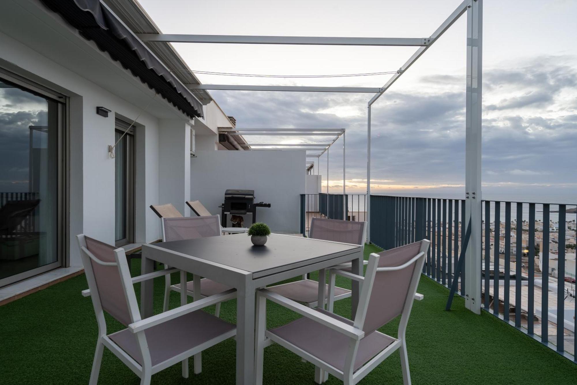 Cervantes Con Terraza Y Vistas Al Mar *