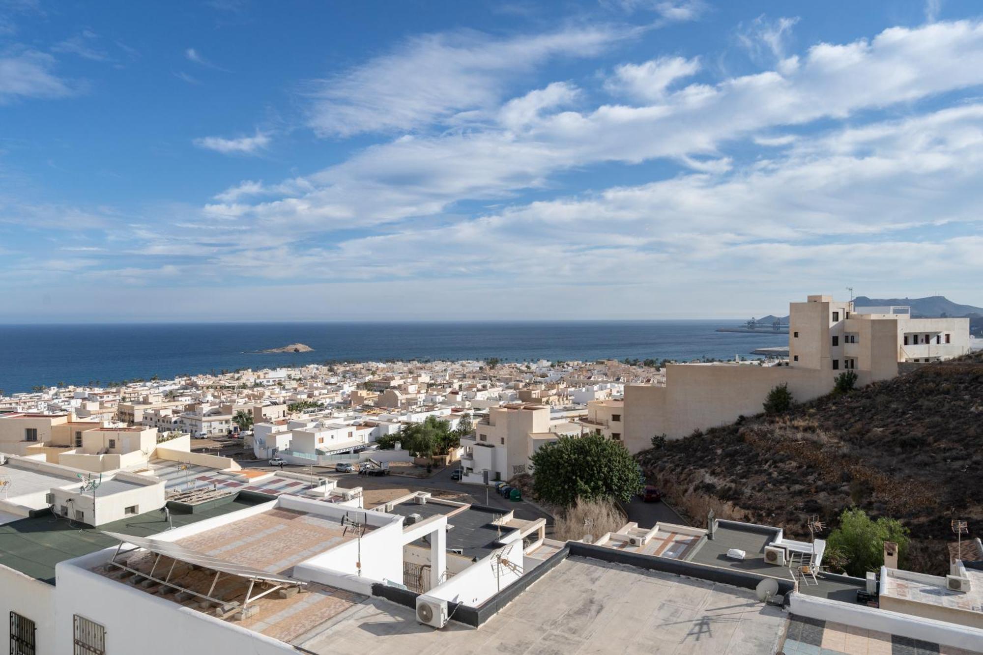 Cervantes Con Terraza Y Vistas Al Mar Carboneras