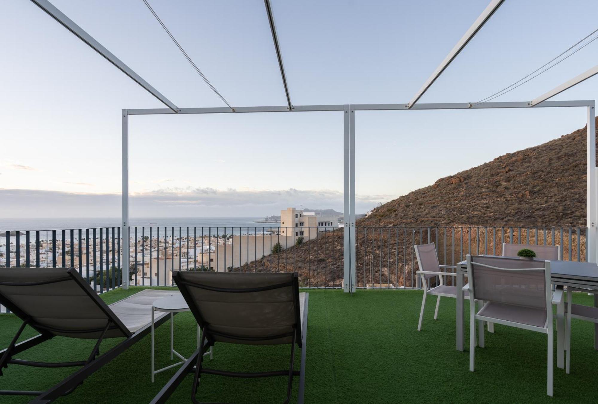 Cervantes Con Terraza Y Vistas Al Mar