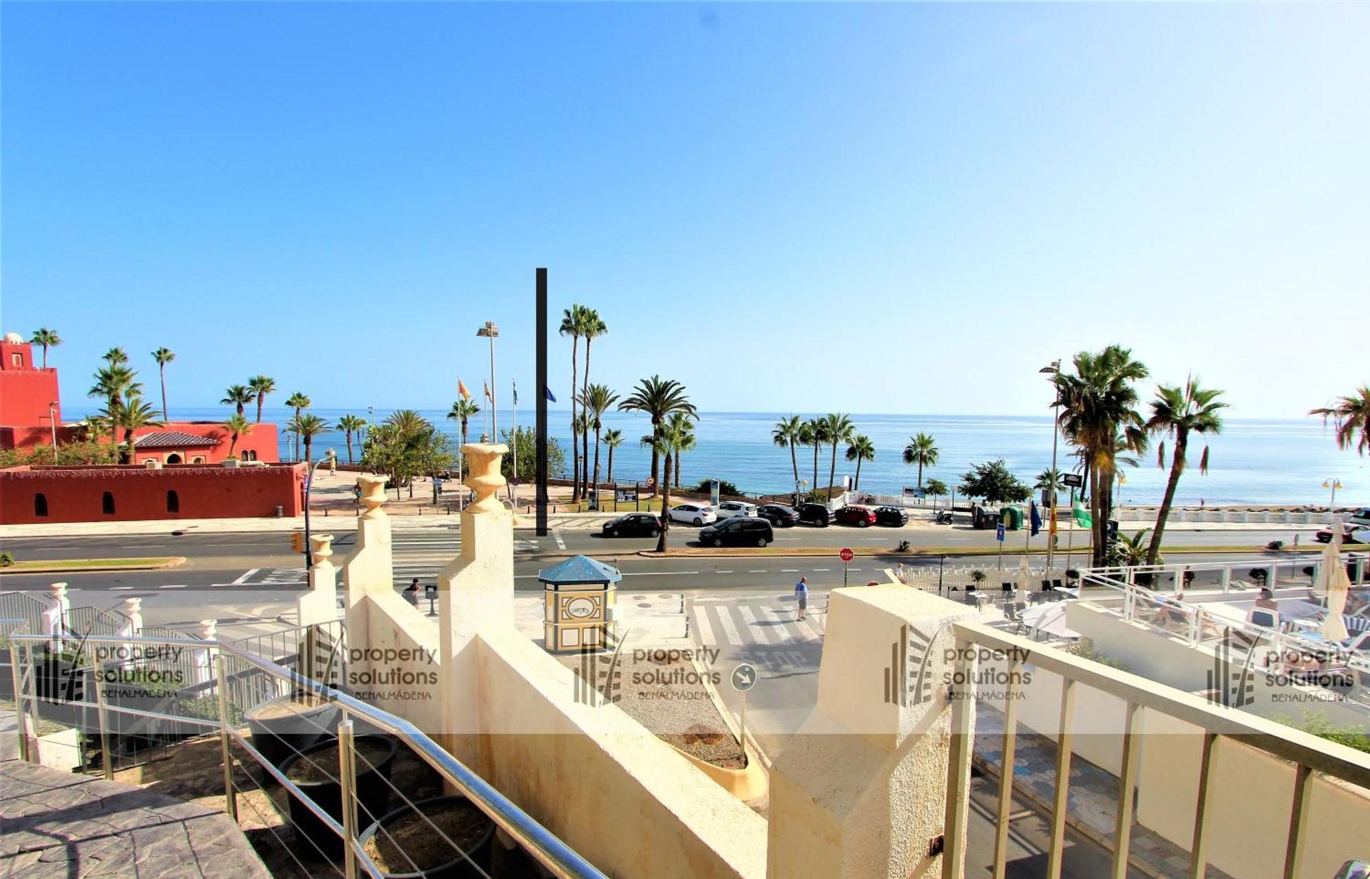 Benalbeach 207- Primera Linea De Playa - Piscina Abierta Todo El Ano Apartamento