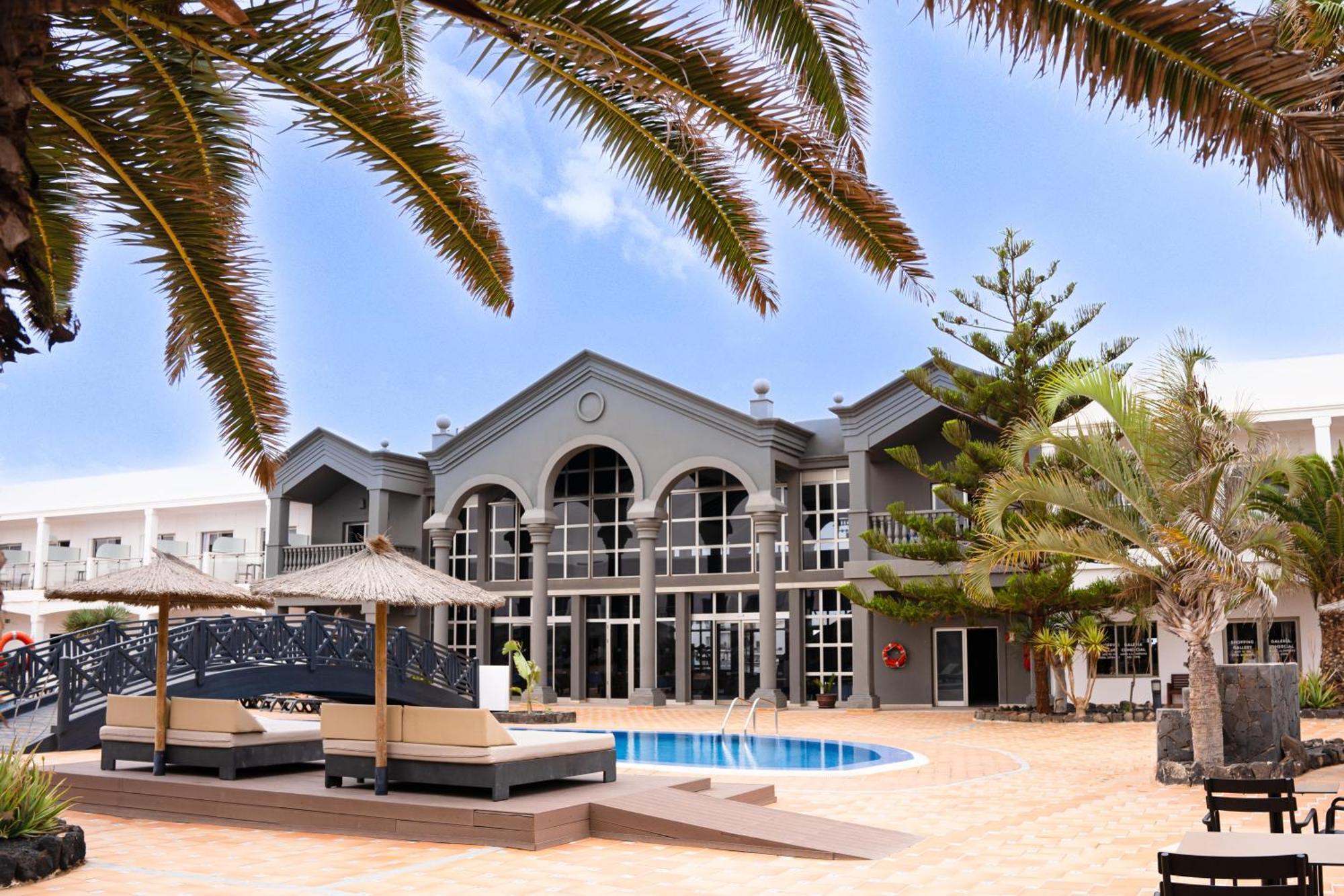 Coral Hotel 4*