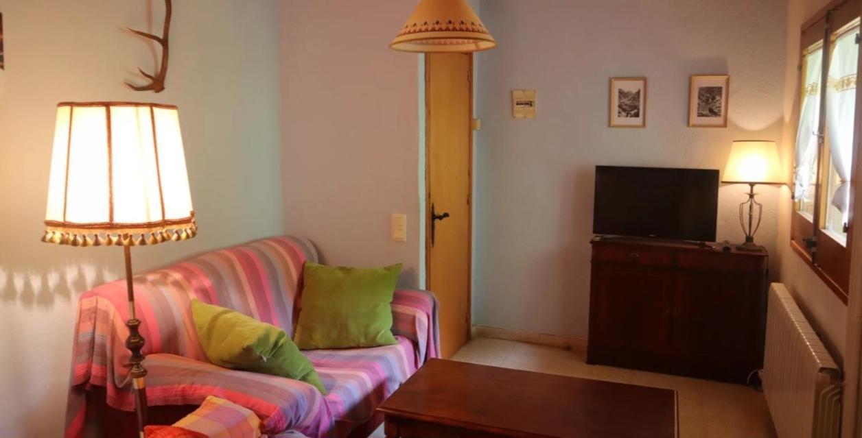 Cal Calau Vega Bed & Breakfast Planoles