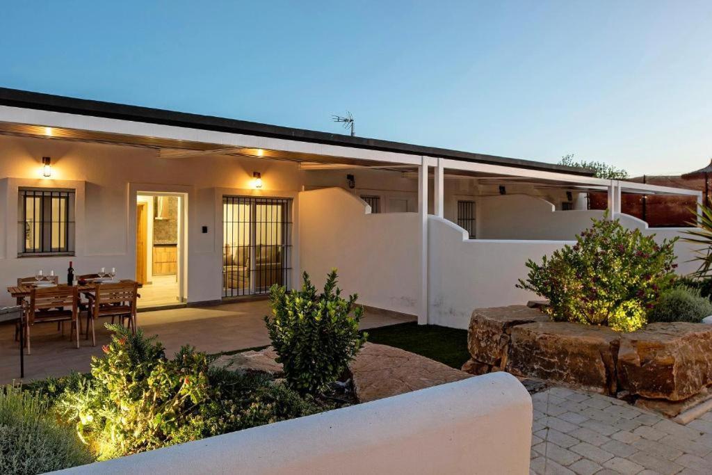 Viviendas Turisticas El Moral Holiday home *