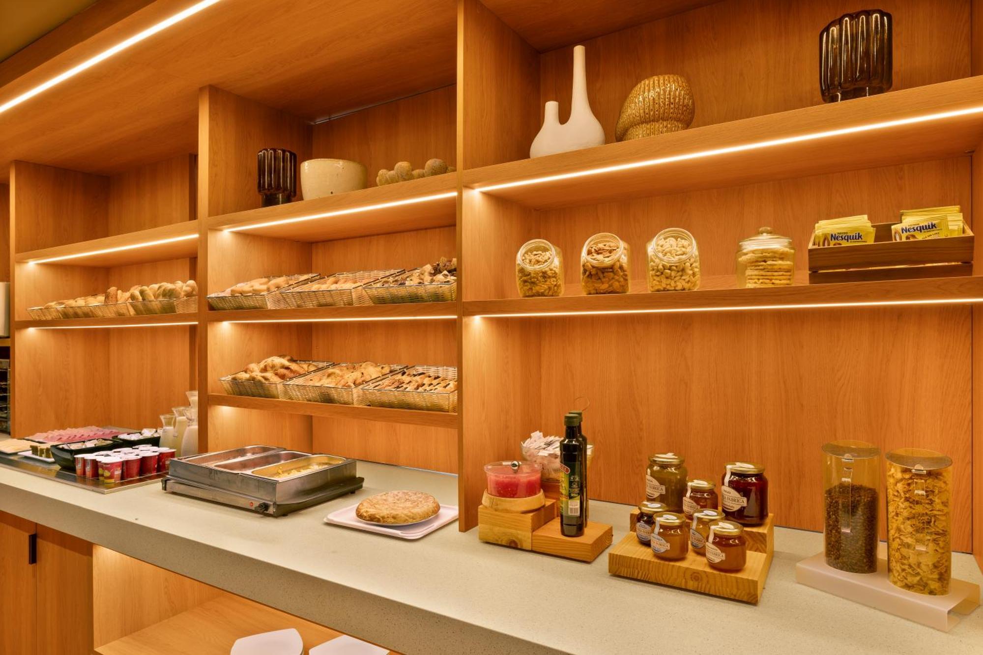 Donostia Aeropuerto Hotel 3*