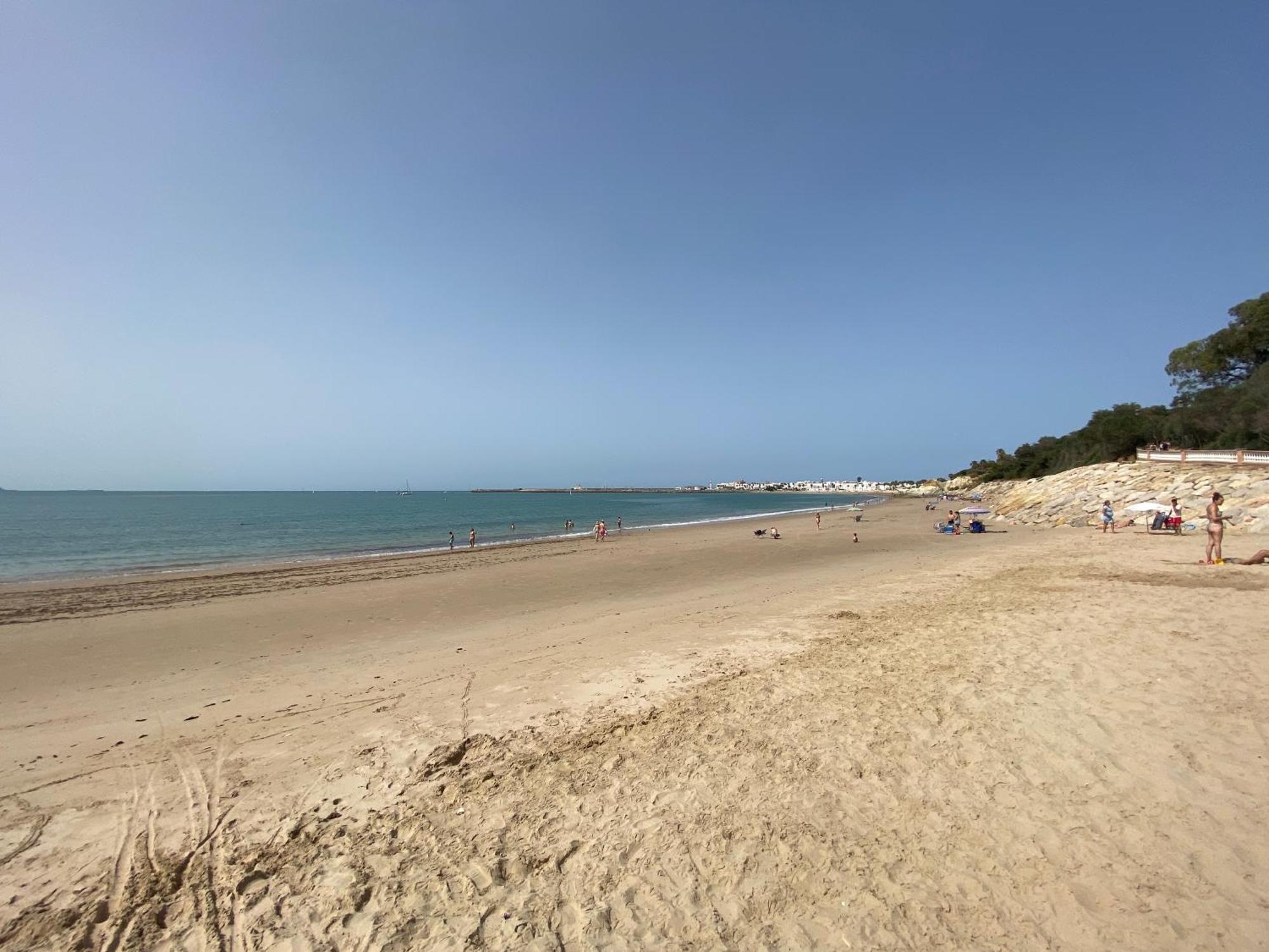 A Unos Pasos De La Playa Rota