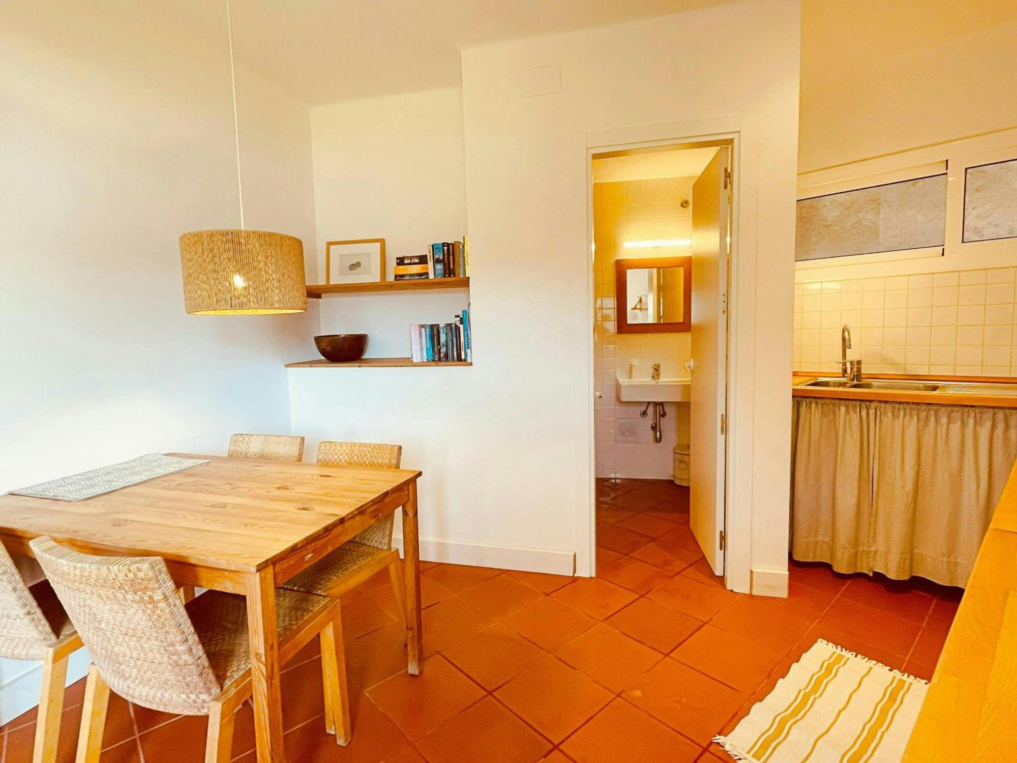 T3 - Charming Seaside Escape With Stunning Views Apartment