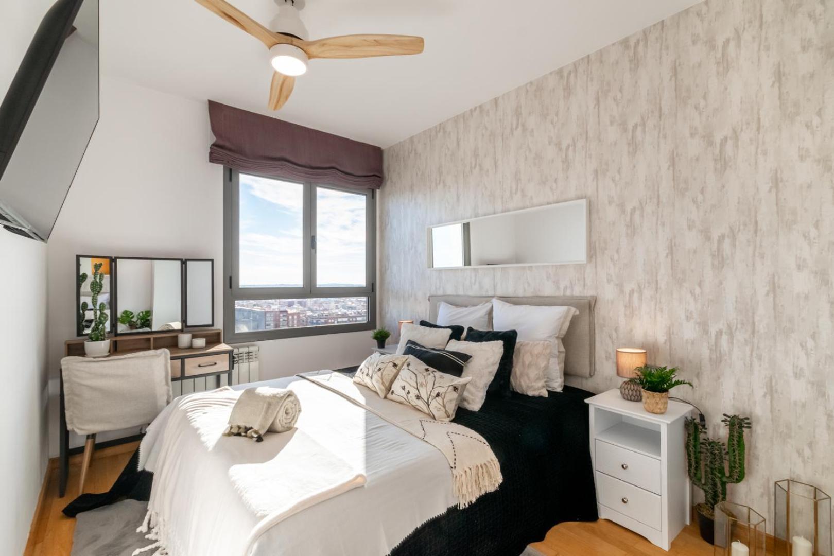 Penthouse With Private Terrace & Pool Access Cornella de Llobregat