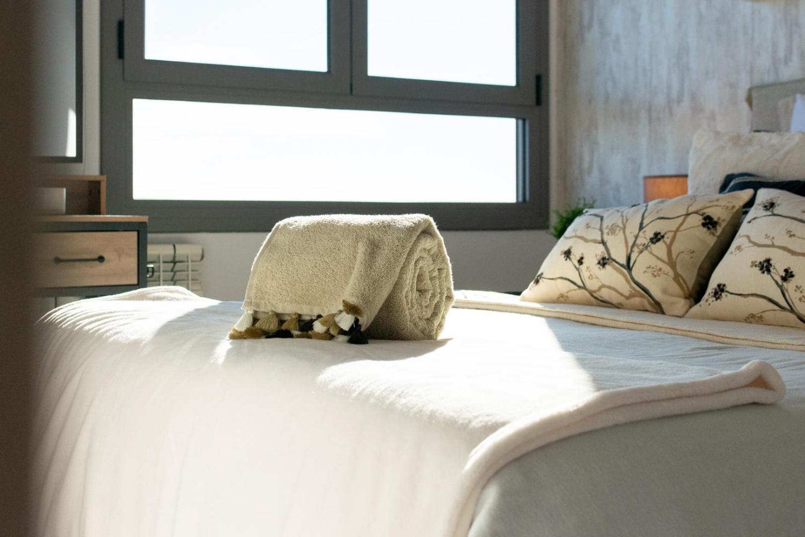 Penthouse With Private Terrace & Pool Access Apartment *