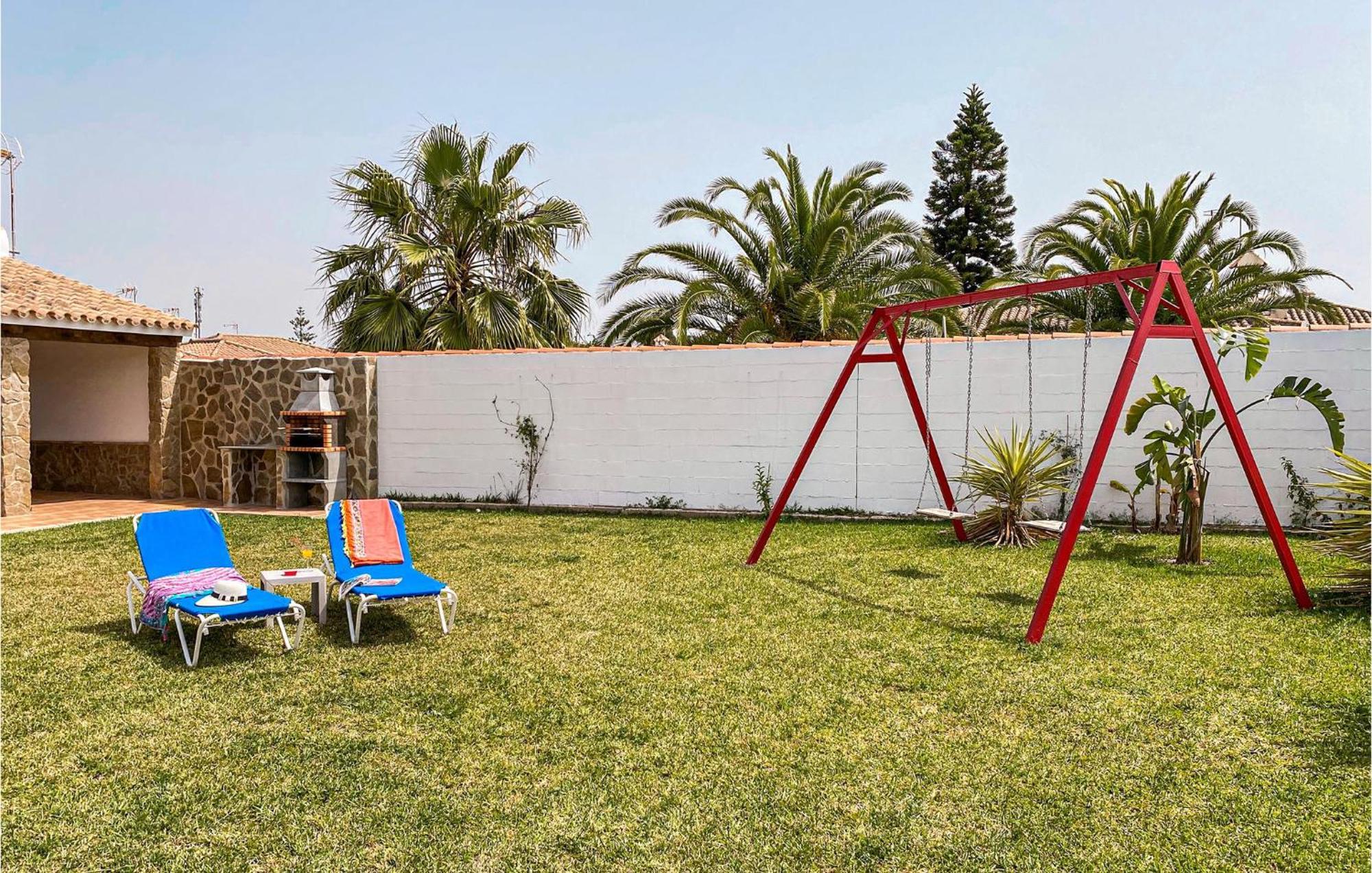 2 Bedroom Awesome In Chiclana De La Fronter Сasa de vacaciones *