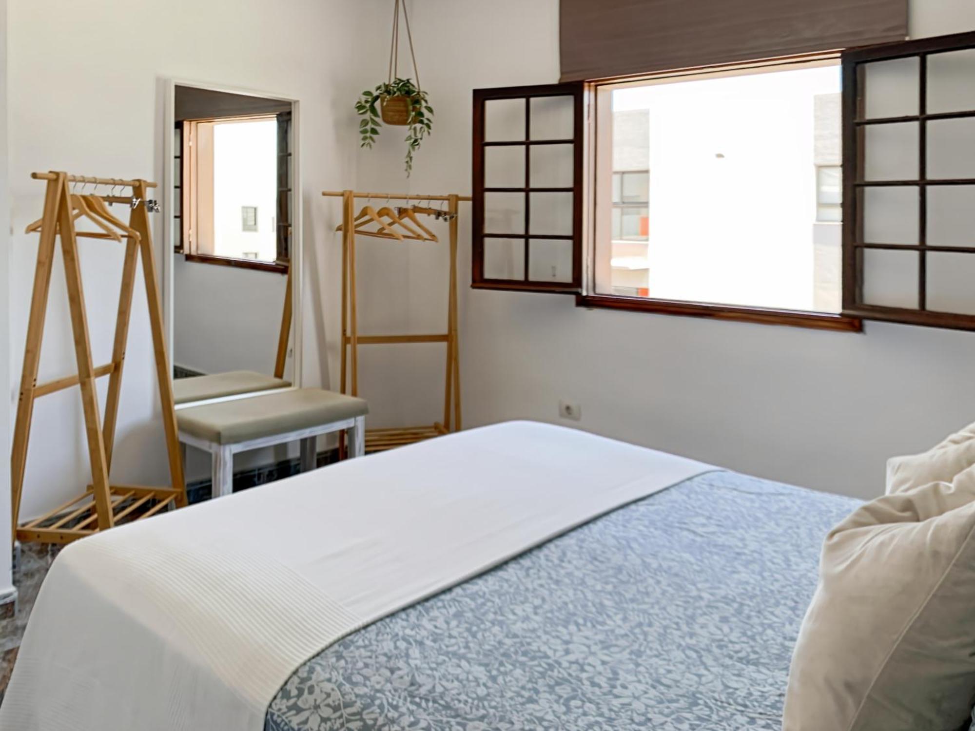 Holiday home Privadas Cerca De La Playa Y Aeropuerto En Casa Compartida Con Otros Huespedes Playa Honda (Lanzarote)