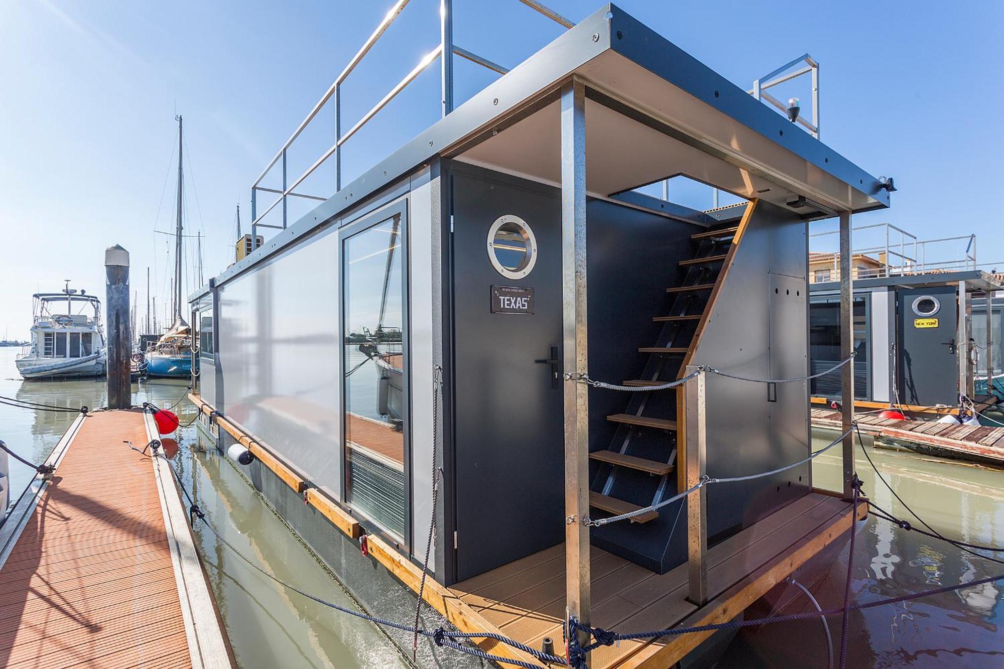 Azvalia Luxury Casa Barco New York And Texas-unique Houseboat Experience El Puerto de Santa Maria