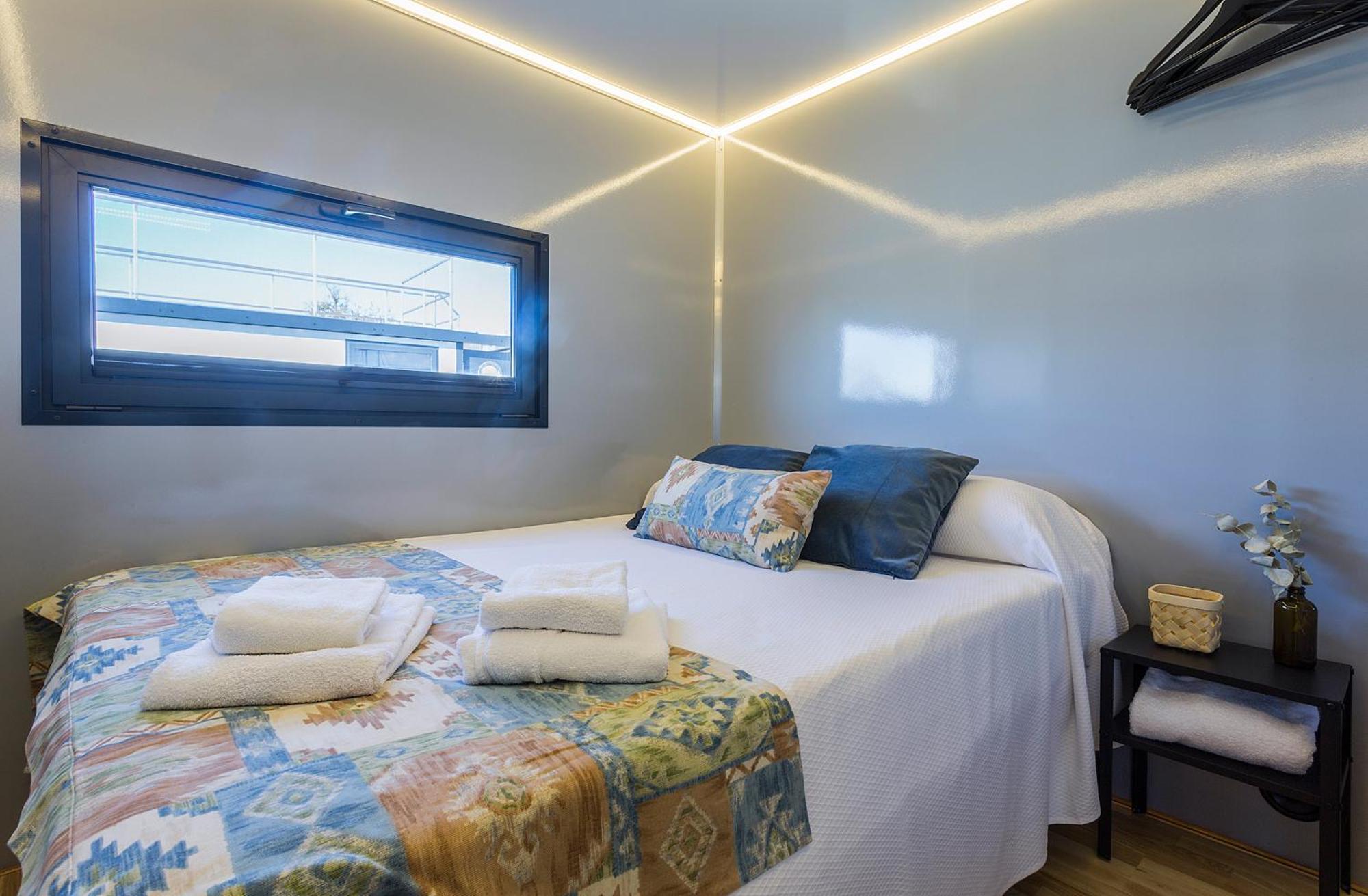 Azvalia Luxury Casa Barco New York And Texas-unique Houseboat Experience Botel