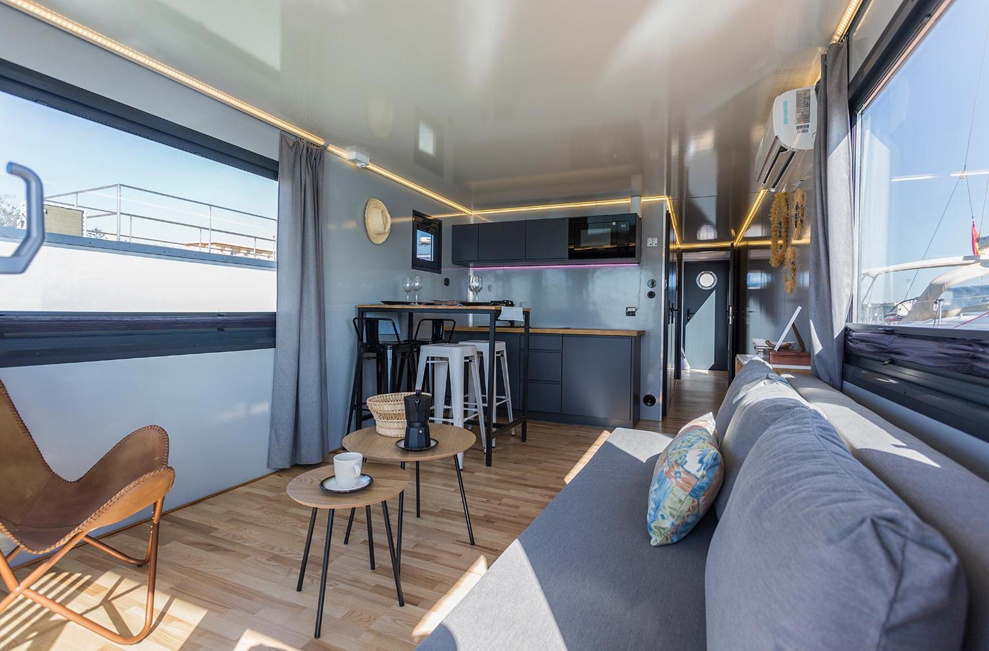 Azvalia Luxury Casa Barco New York And Texas-unique Houseboat Experience