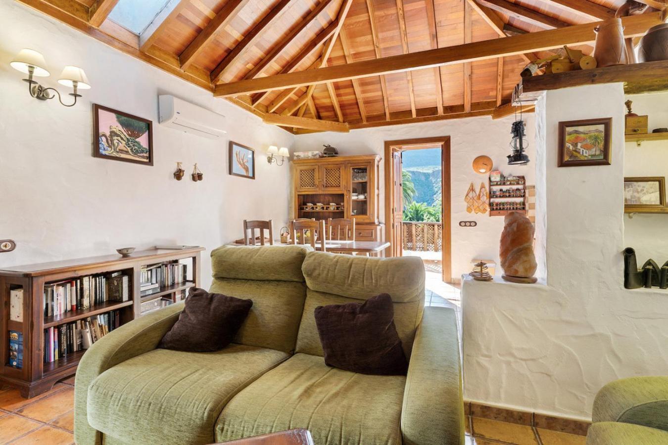 Holiday home La Escuela De La Sorrueda By Villas Rivero