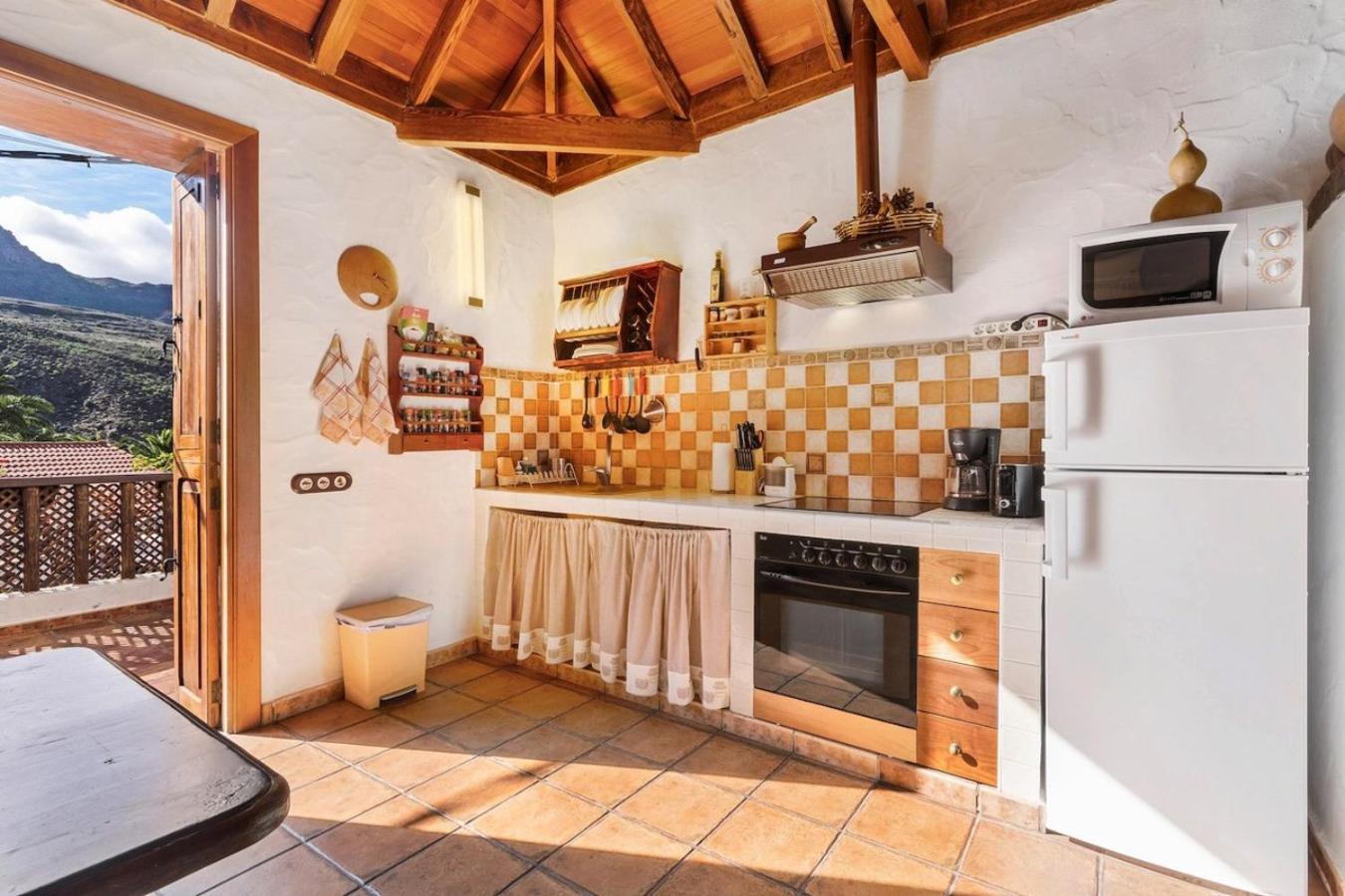 Holiday home La Escuela De La Sorrueda By Villas Rivero *