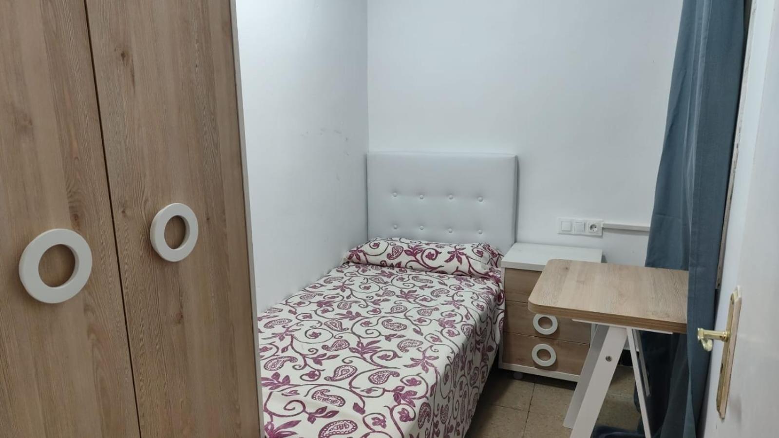 Ideal Hostal Gavà