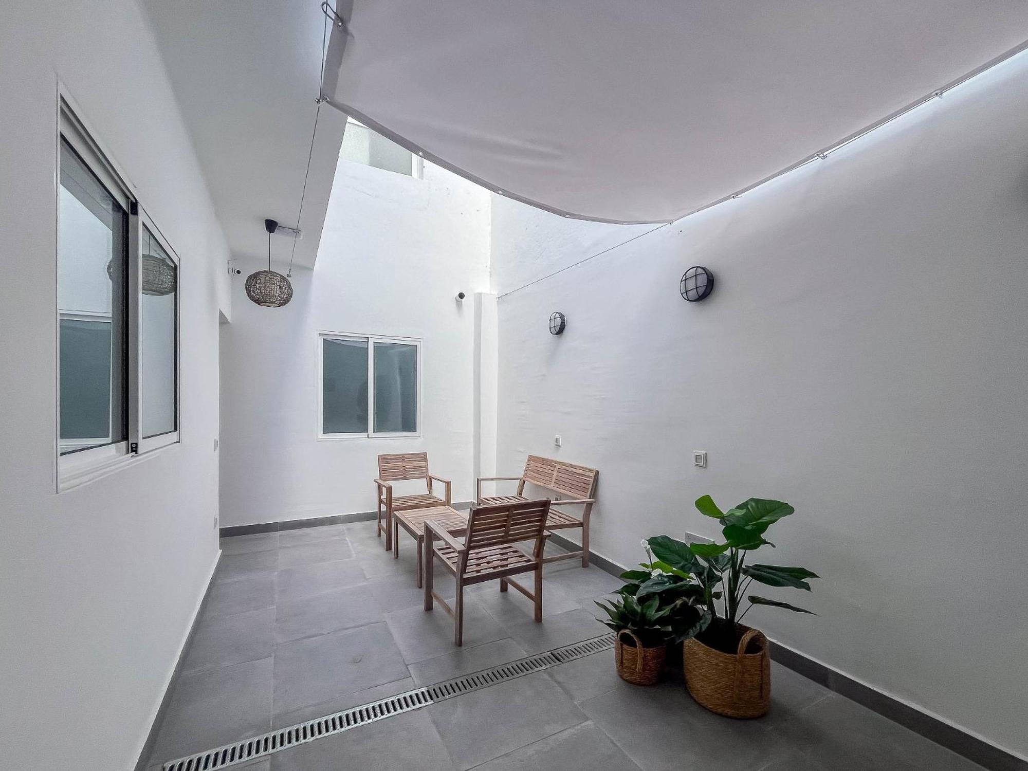 Guest house Coliving Mol-Terrace, En-Suite Bathroom, Fridge & Tv