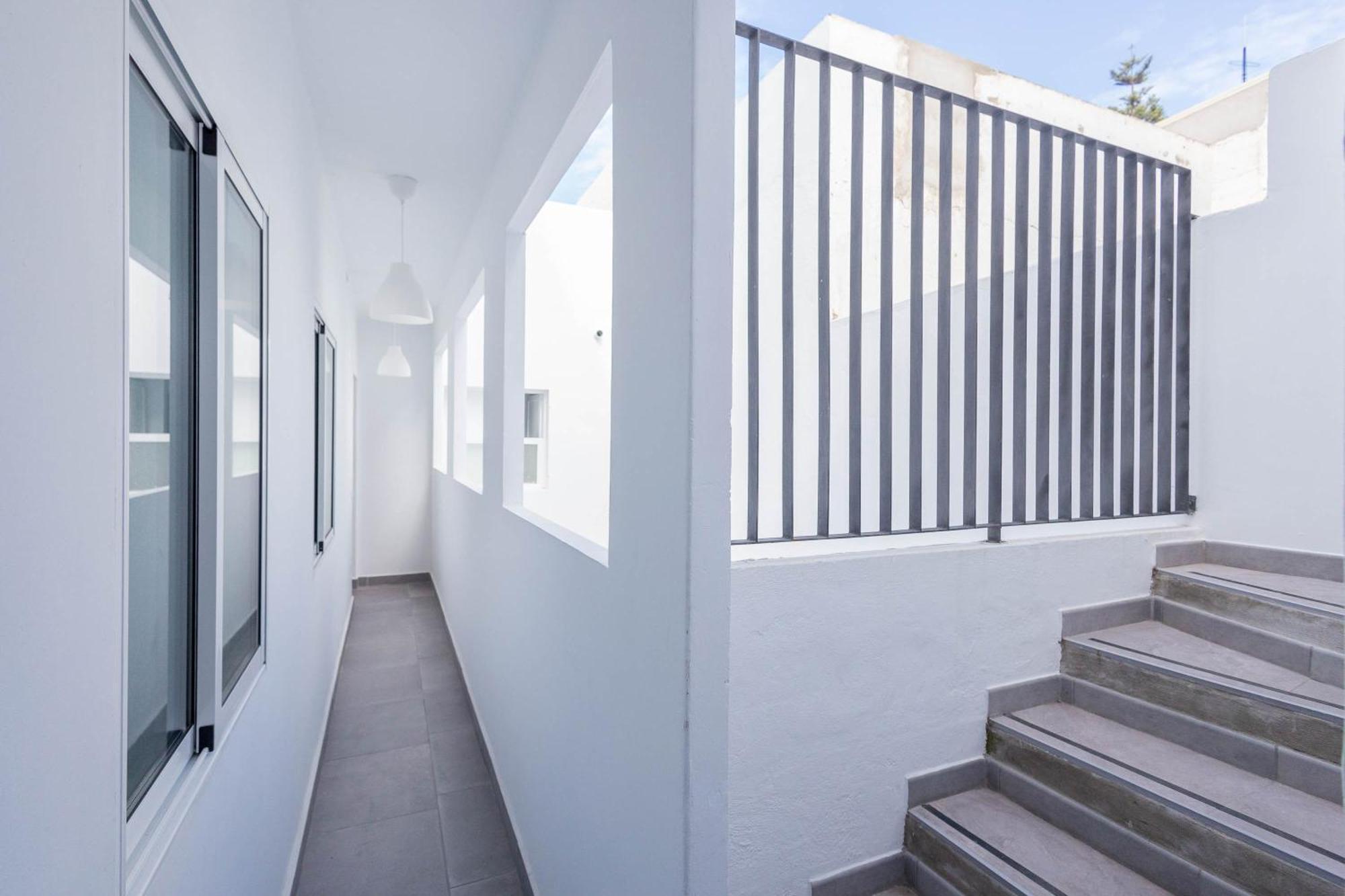 Coliving Mol-Terrace, En-Suite Bathroom, Fridge & Tv Guest house