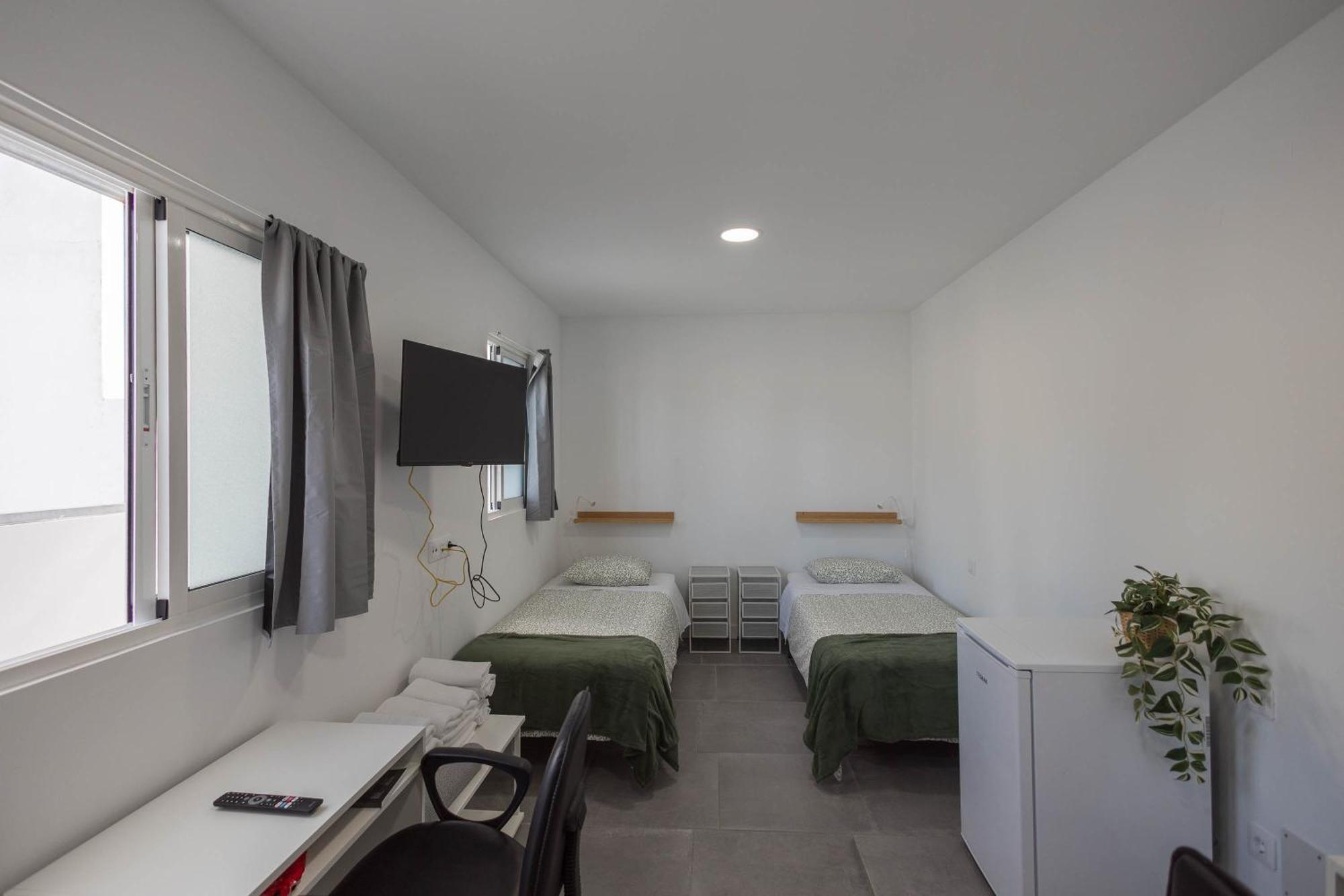 Coliving Mol-Terrace, En-Suite Bathroom, Fridge & Tv Guest house *