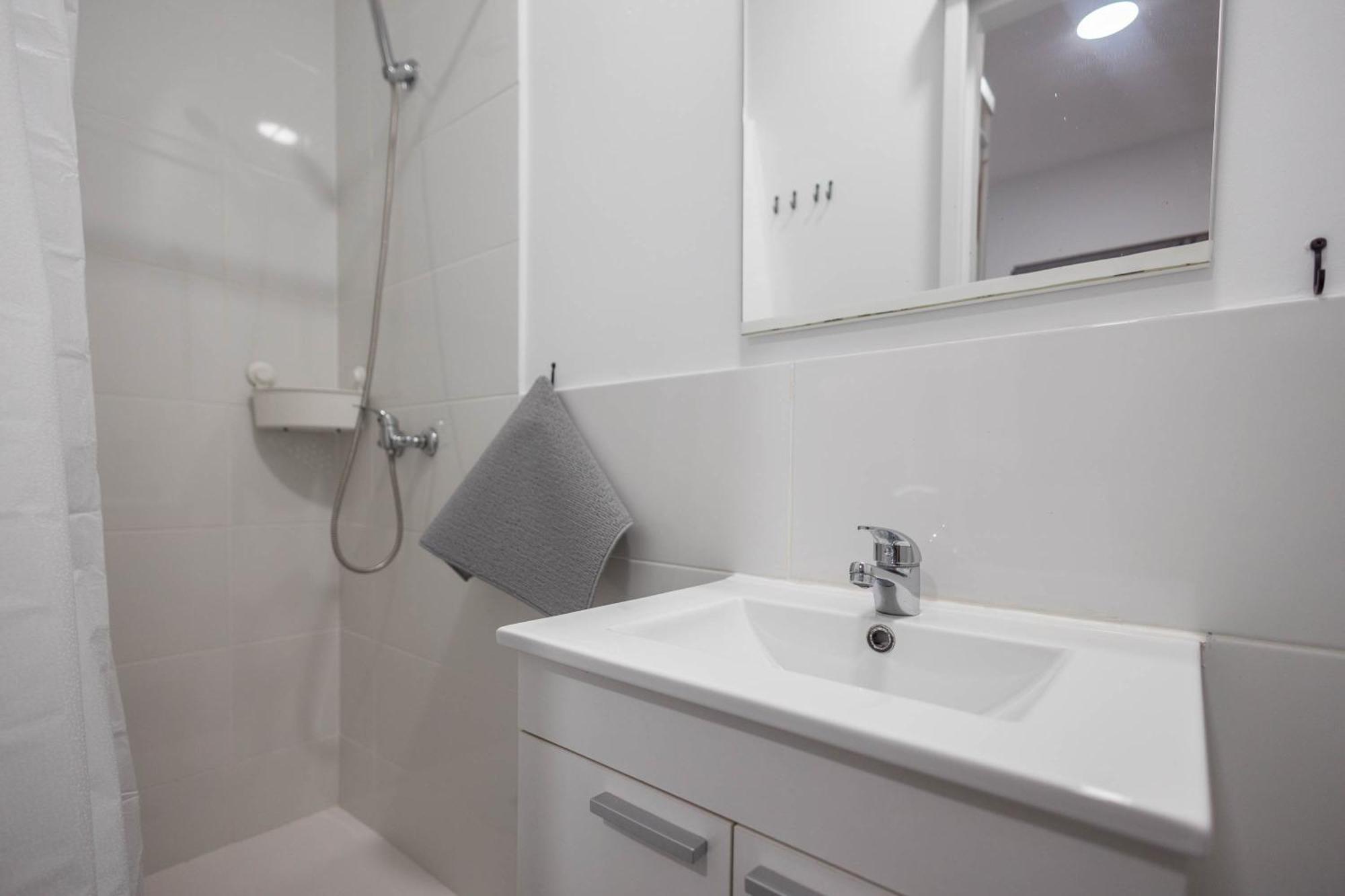 Guest house Coliving Mol-Terrace, En-Suite Bathroom, Fridge & Tv Las Palmas de Gran Canaria