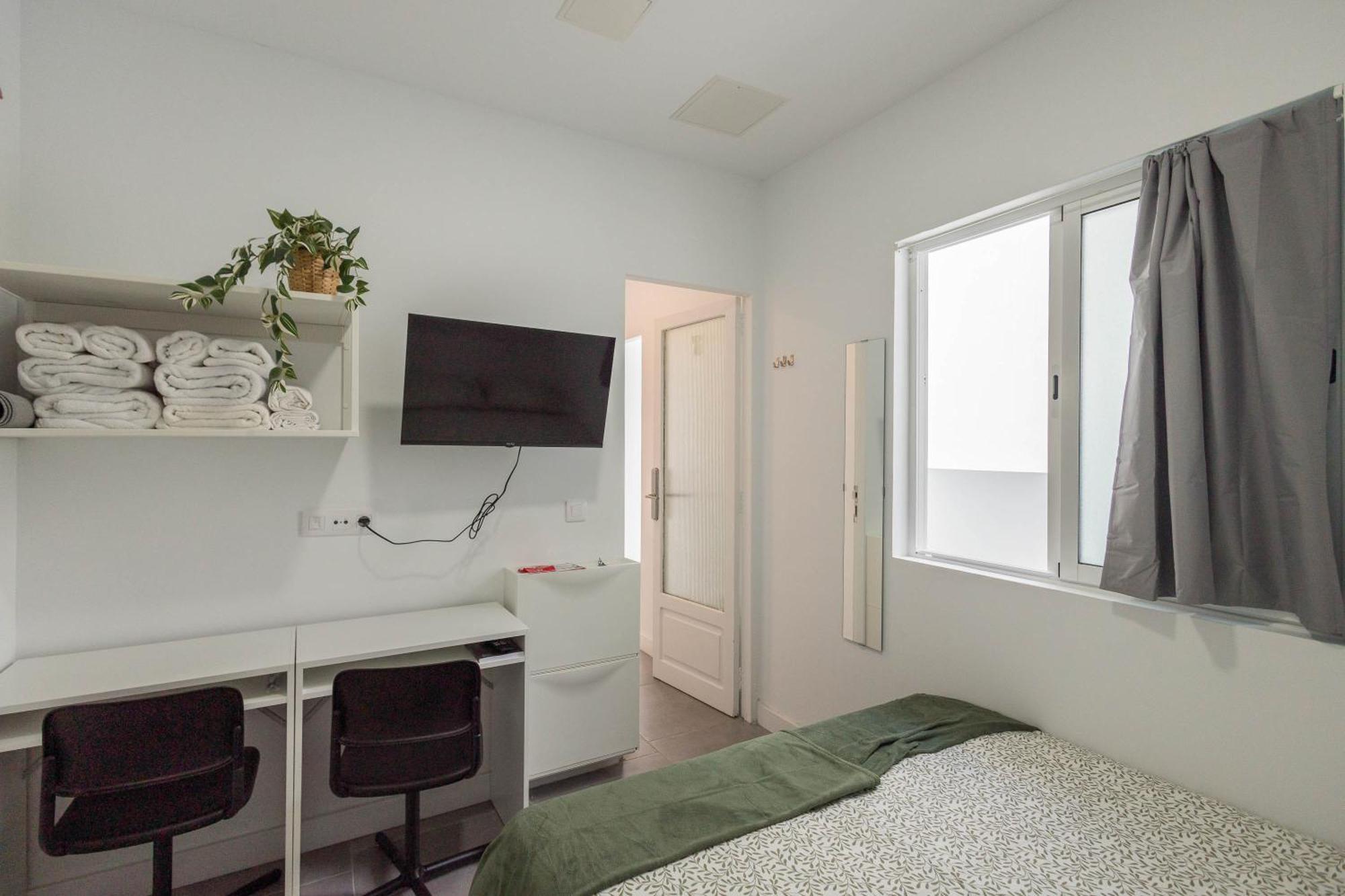 Coliving Mol-Terrace, En-Suite Bathroom, Fridge & Tv Guest house