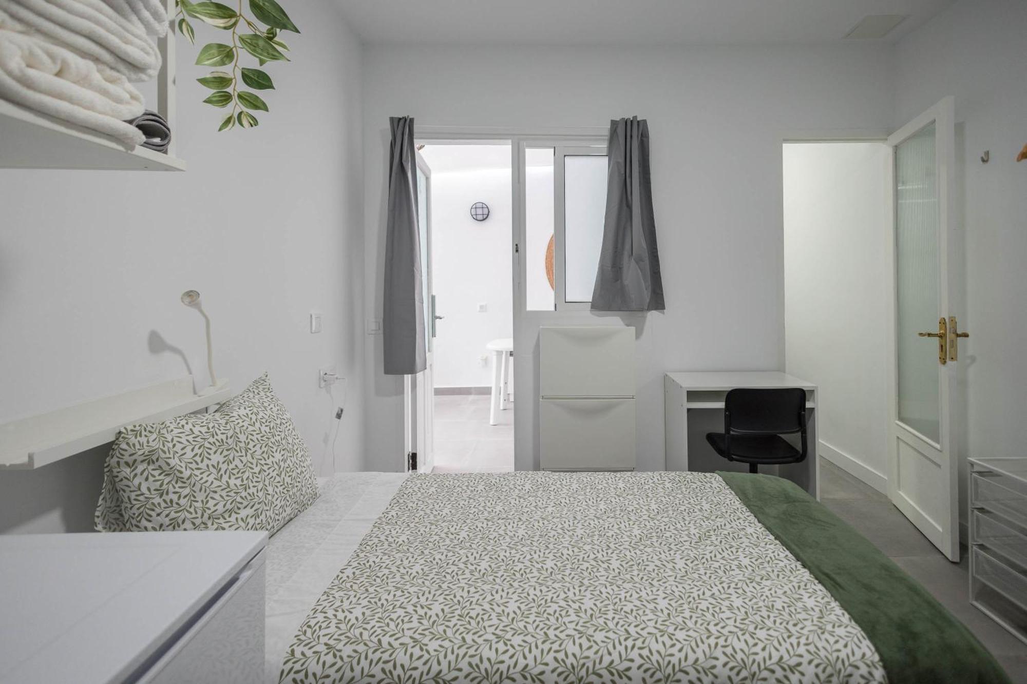 Coliving Mol-Terrace, En-Suite Bathroom, Fridge & Tv * Las Palmas de Gran Canaria
