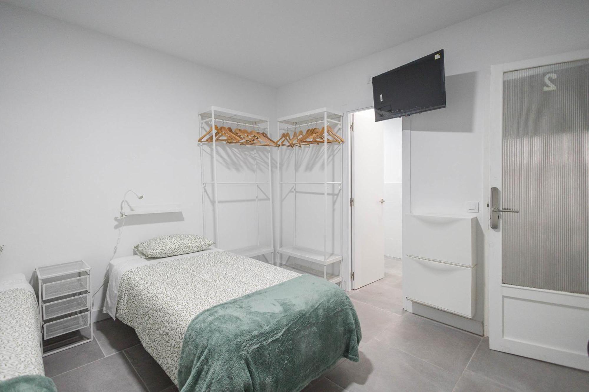 Coliving Mol-Terrace, En-Suite Bathroom, Fridge & Tv