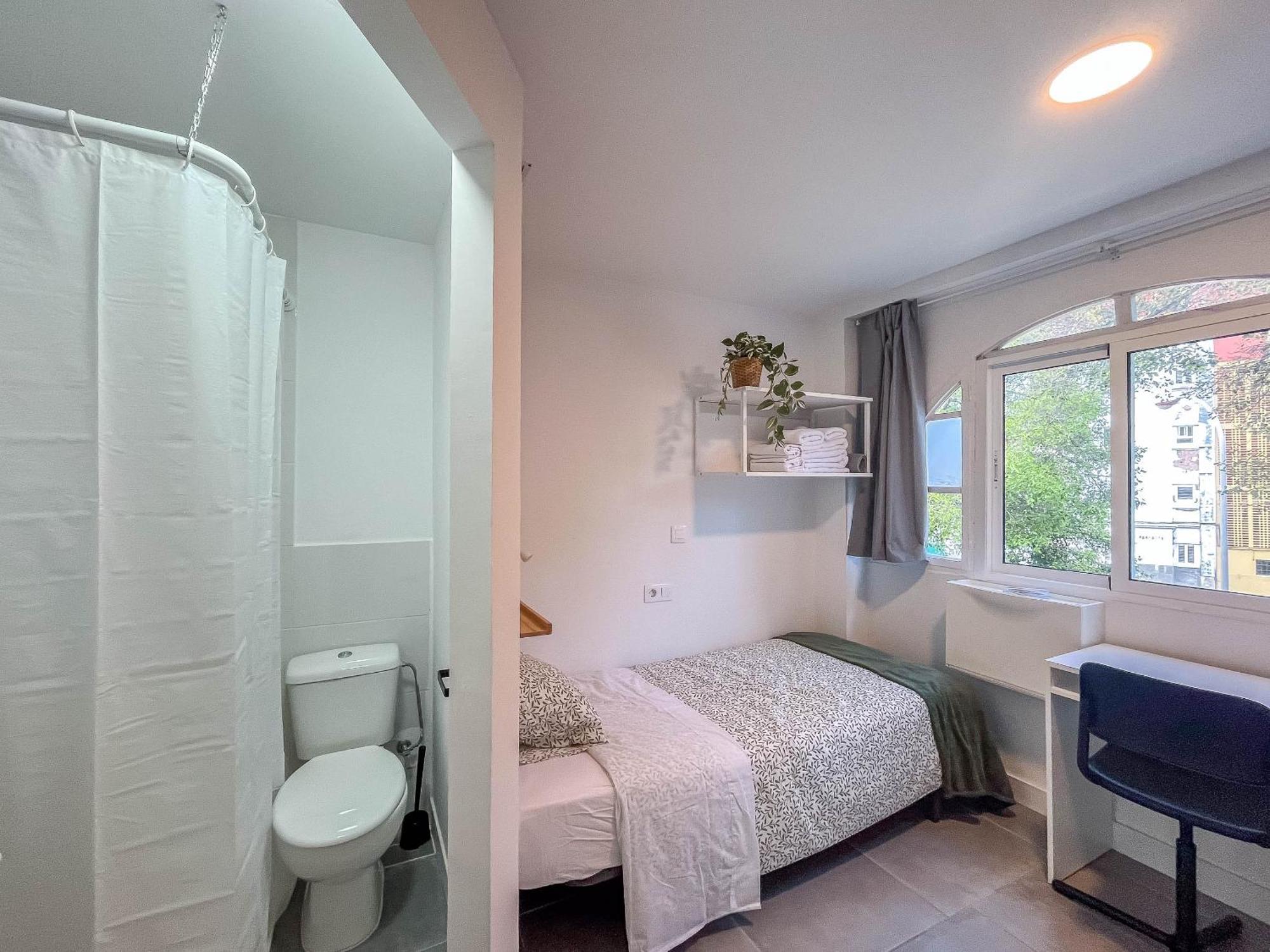 Guest house Coliving Mol-Terrace, En-Suite Bathroom, Fridge & Tv Las Palmas de Gran Canaria