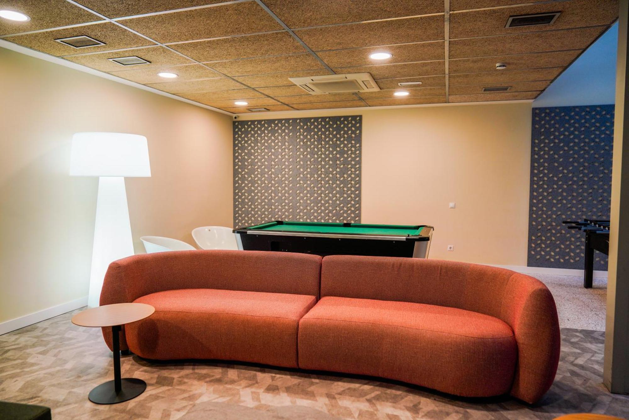Residencia Universitaria Resa Abedules Apartment *