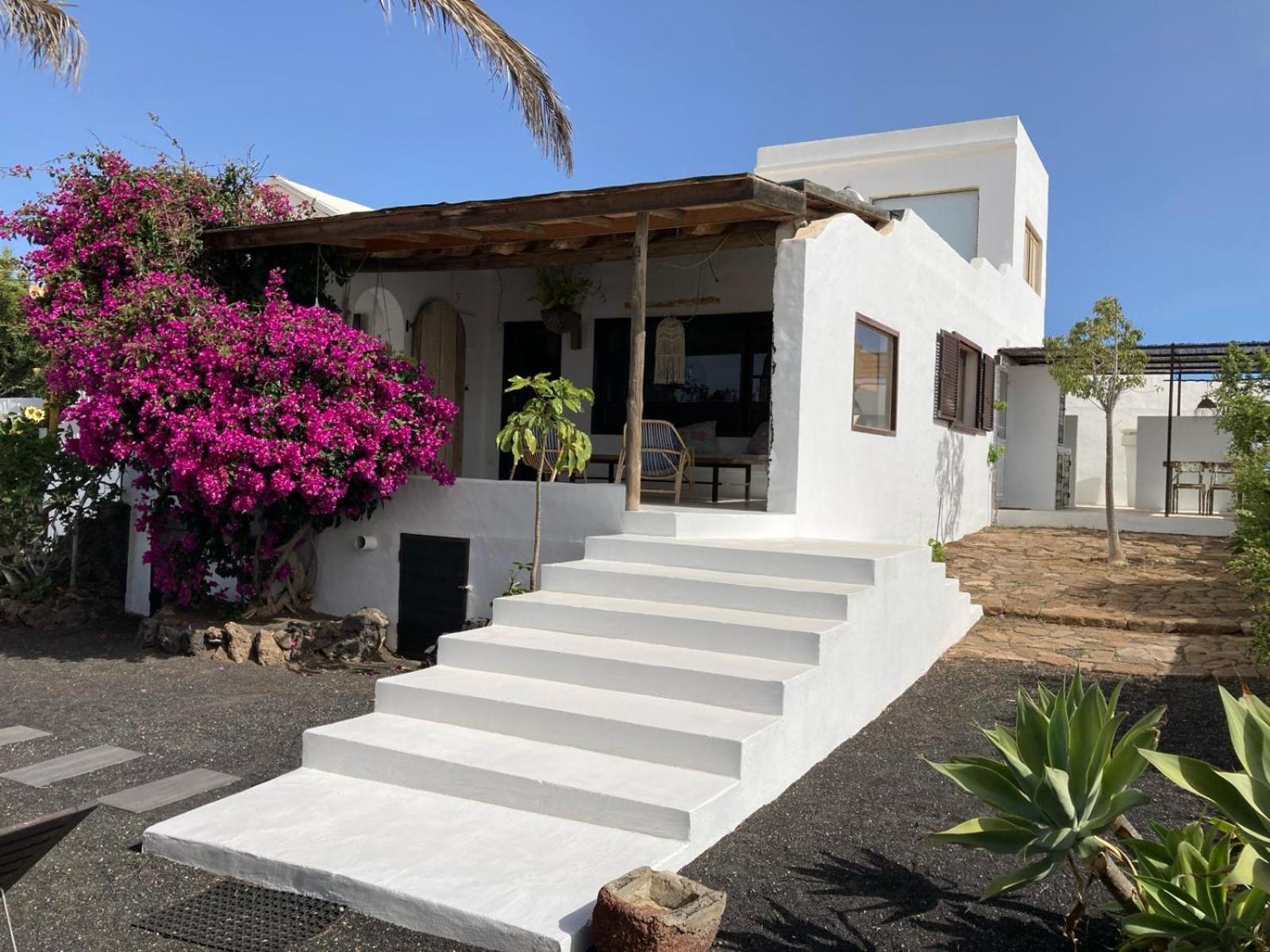 Full Relaxation - Private - Sea View - Private Garden - 2 Terraces - 3 Bedrooms - Wifi - Parking - Washing Machine Holiday home *