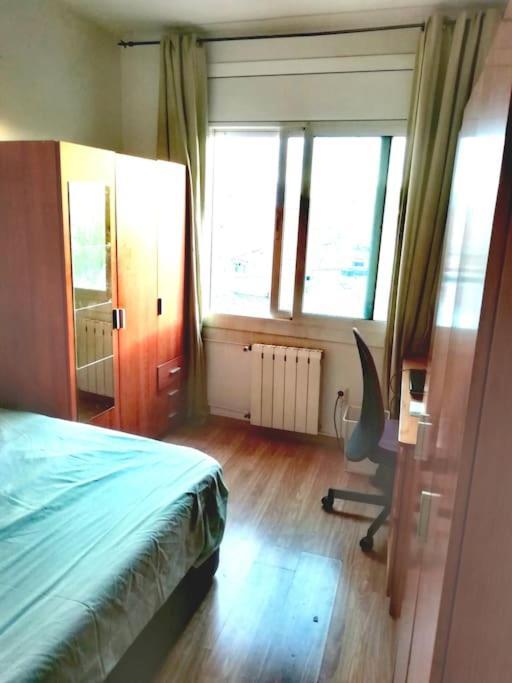 Apartamento Doble Exterior En Piso Compartido *